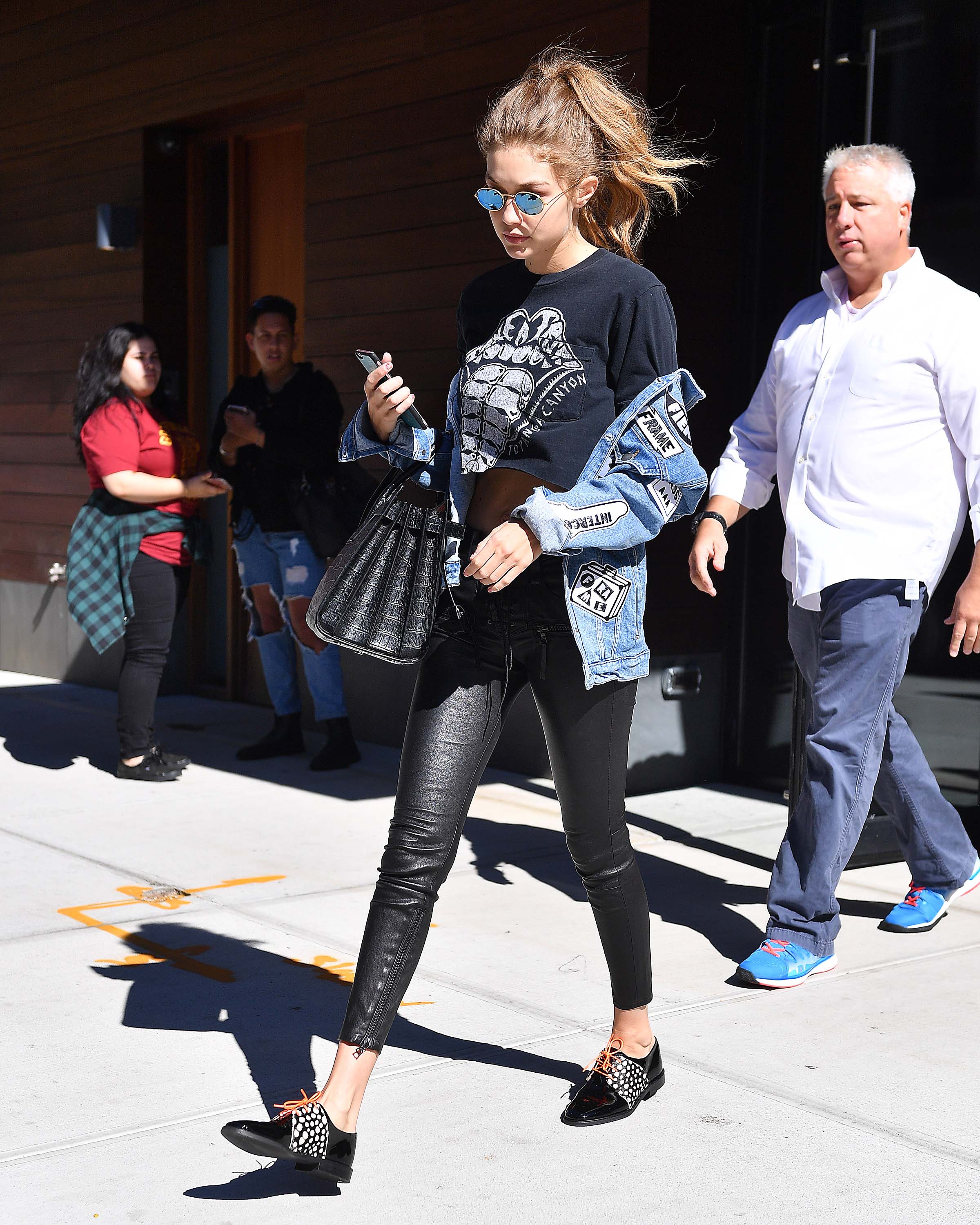 Gigi Hadid leaves Manhattan apartment