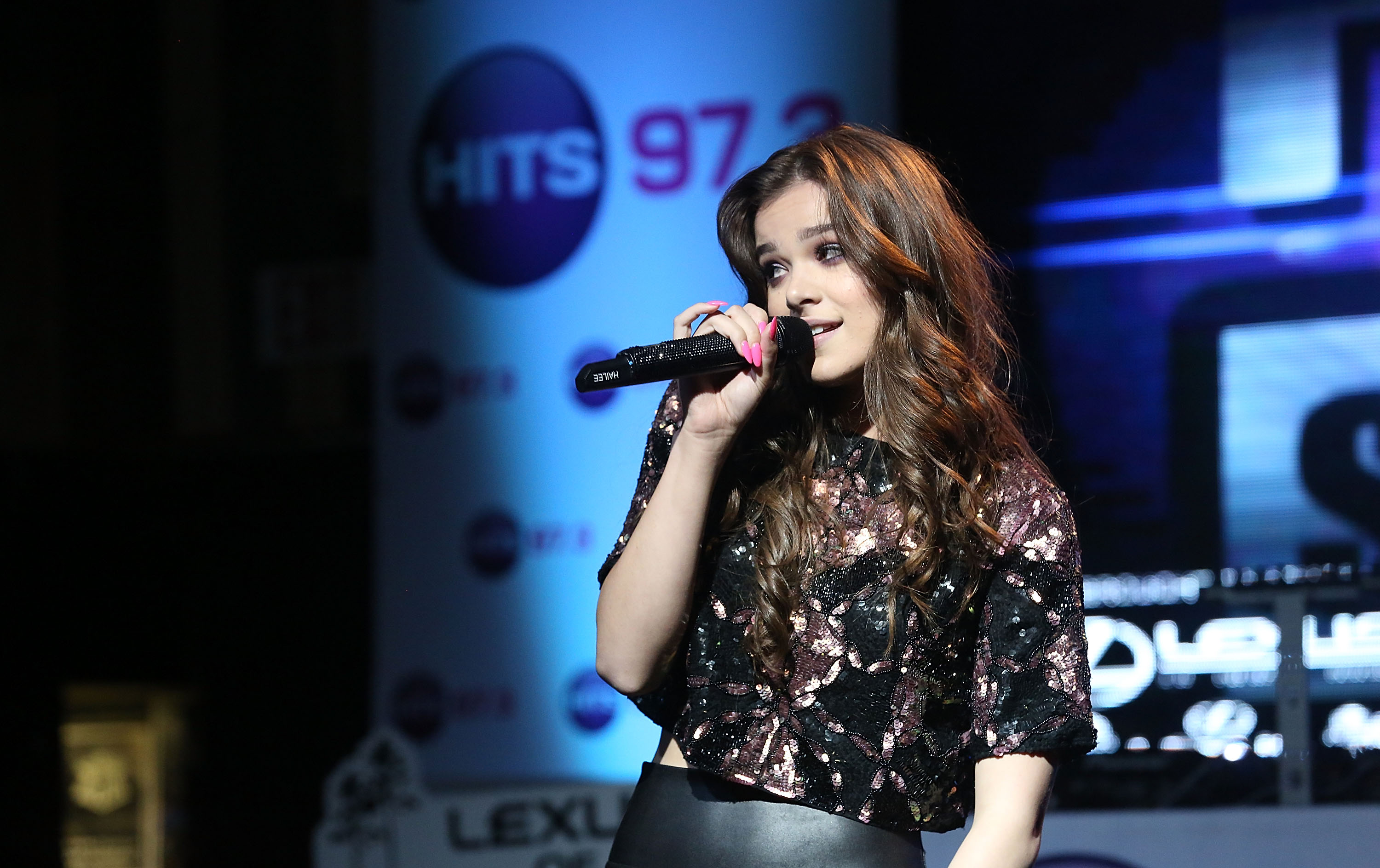 Hailee Steinfeld attends Hits 97.3 Sessions