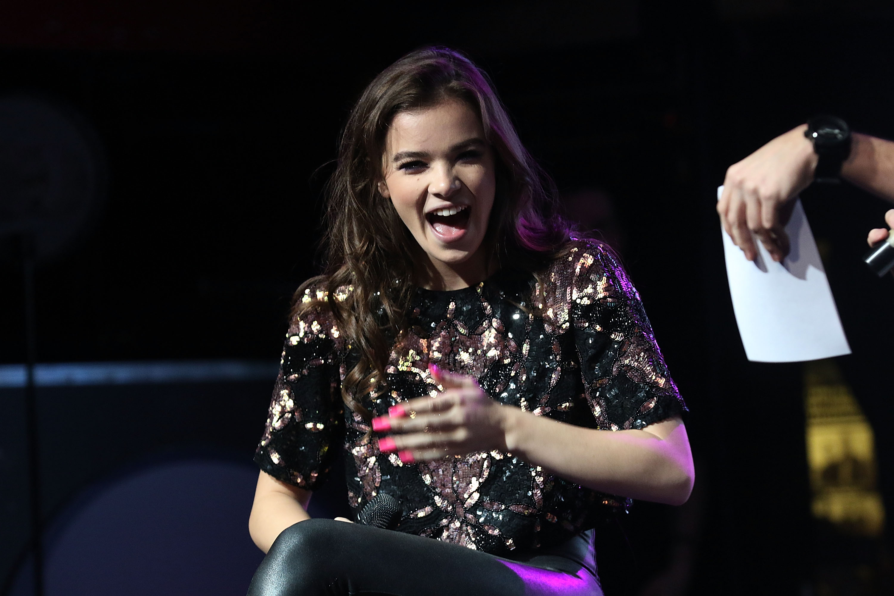 Hailee Steinfeld attends Hits 97.3 Sessions