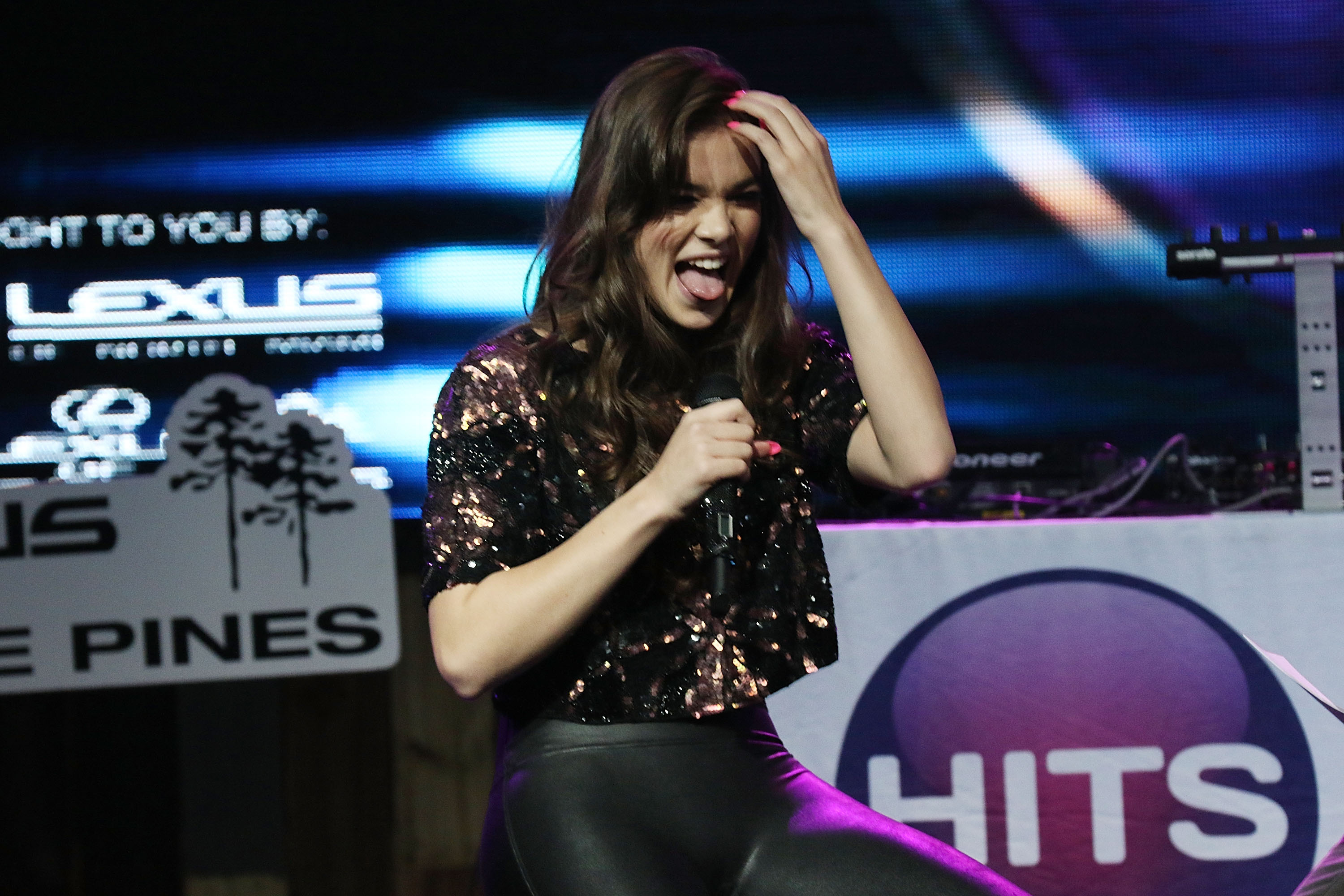 Hailee Steinfeld attends Hits 97.3 Sessions