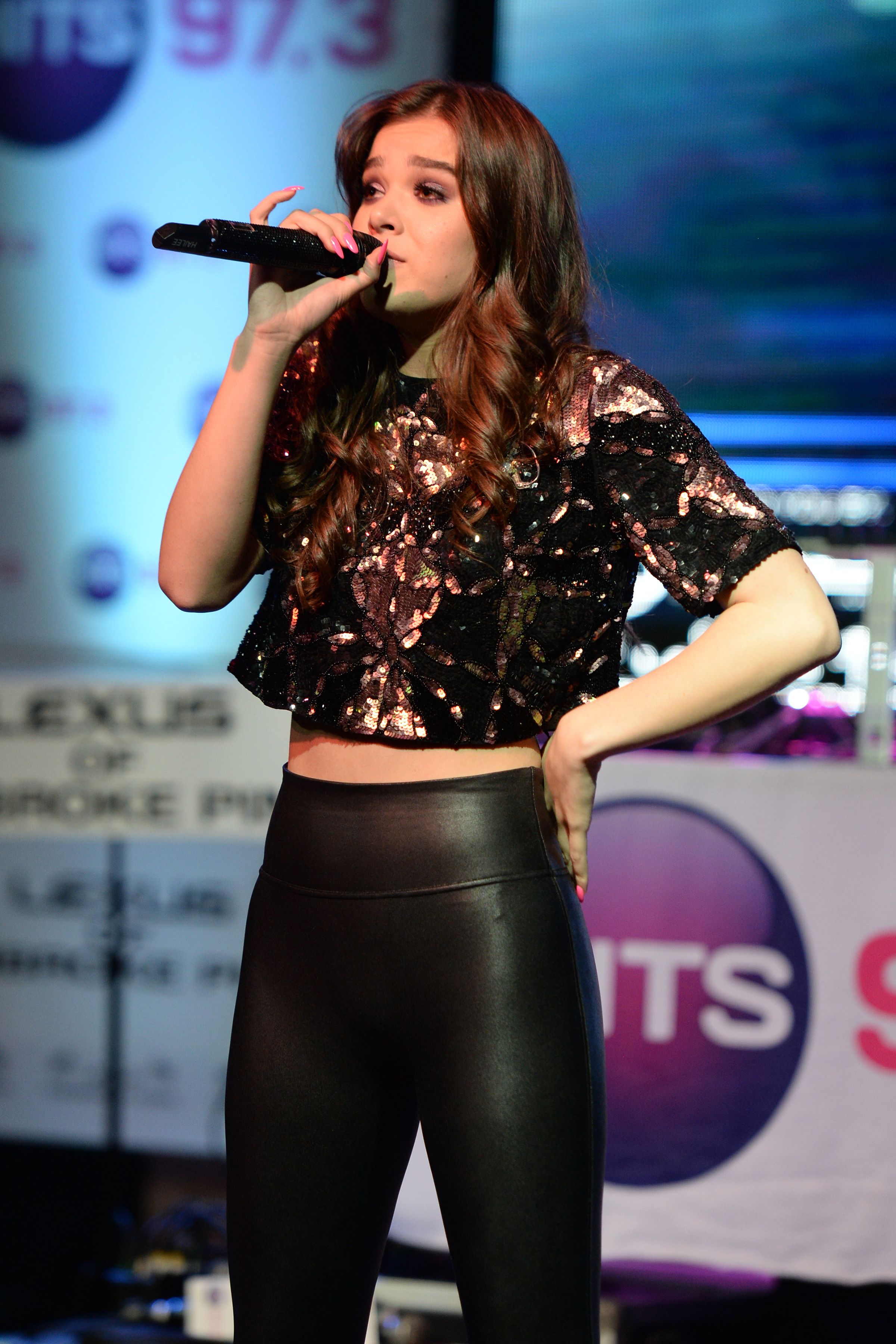 Hailee Steinfeld attends Hits 97.3 Sessions