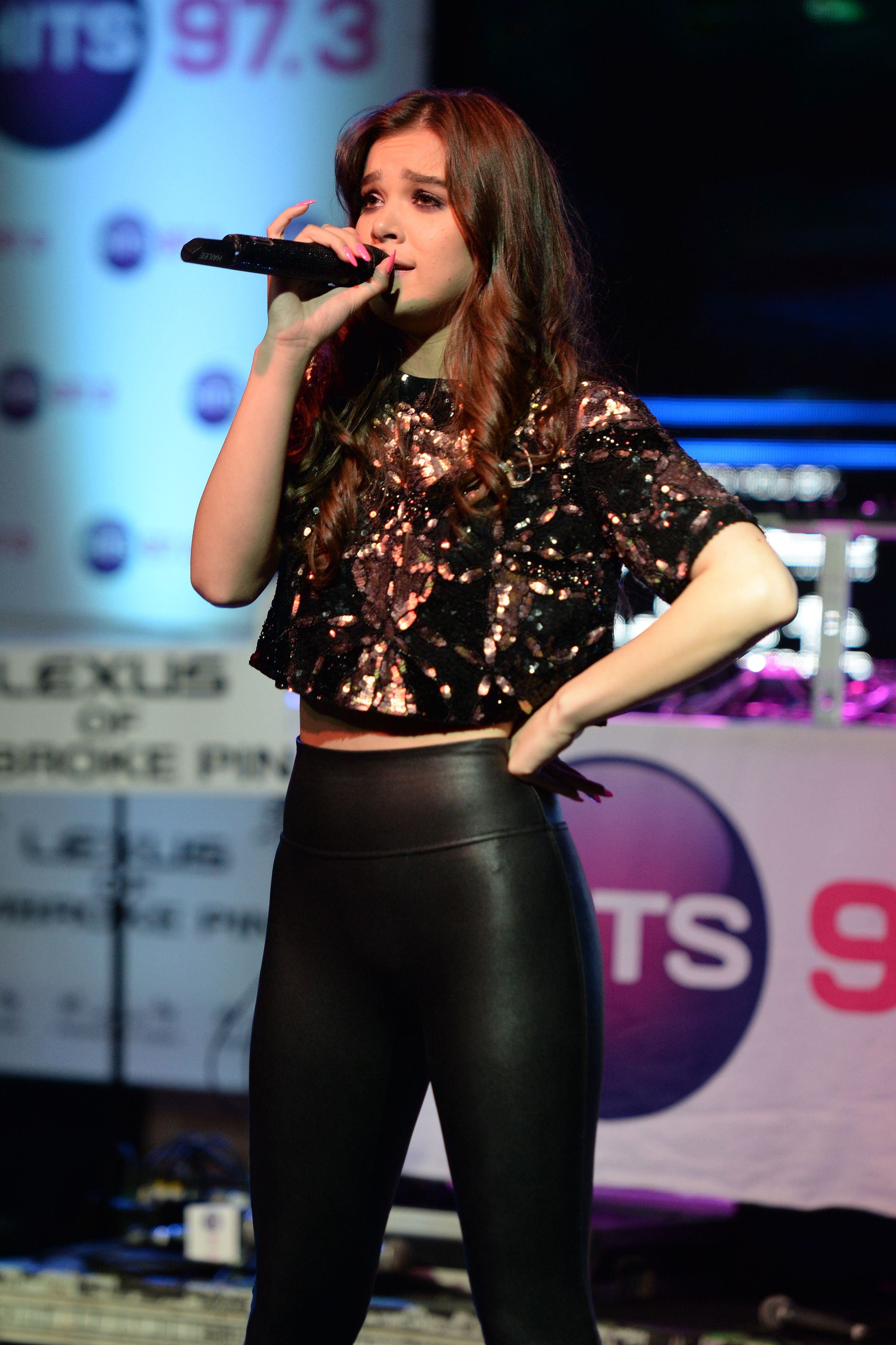 Hailee Steinfeld attends Hits 97.3 Sessions