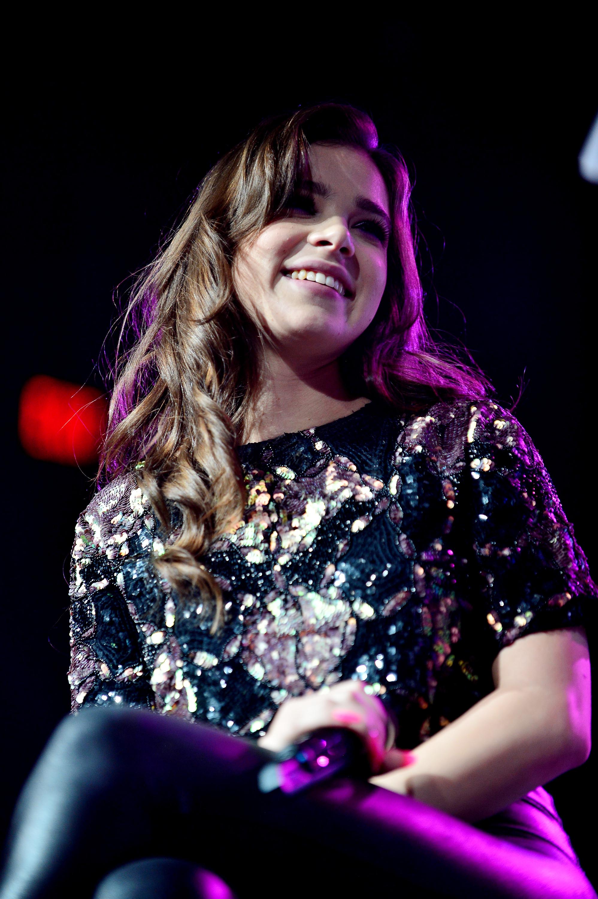 Hailee Steinfeld attends Hits 97.3 Sessions