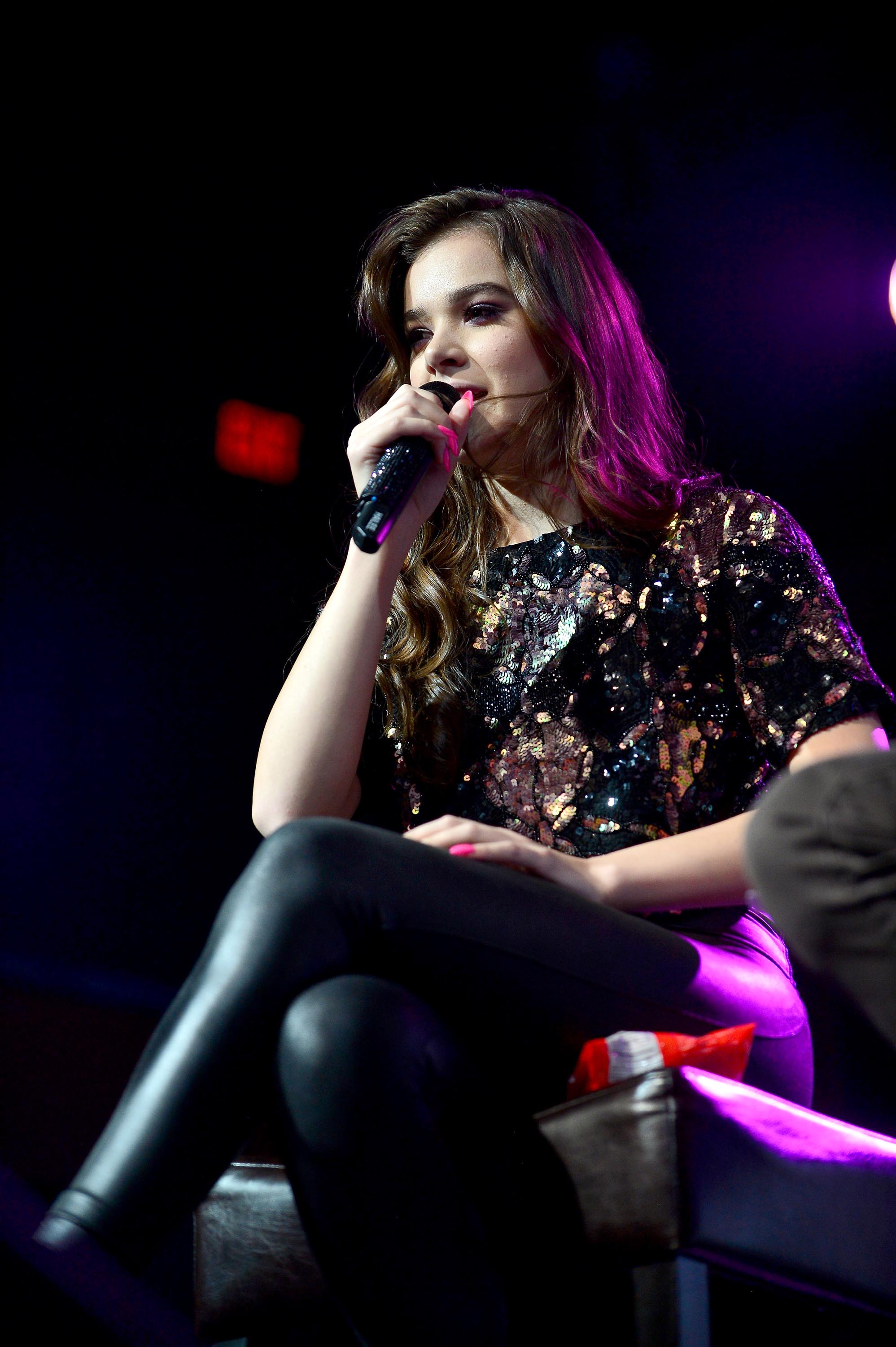 Hailee Steinfeld attends Hits 97.3 Sessions