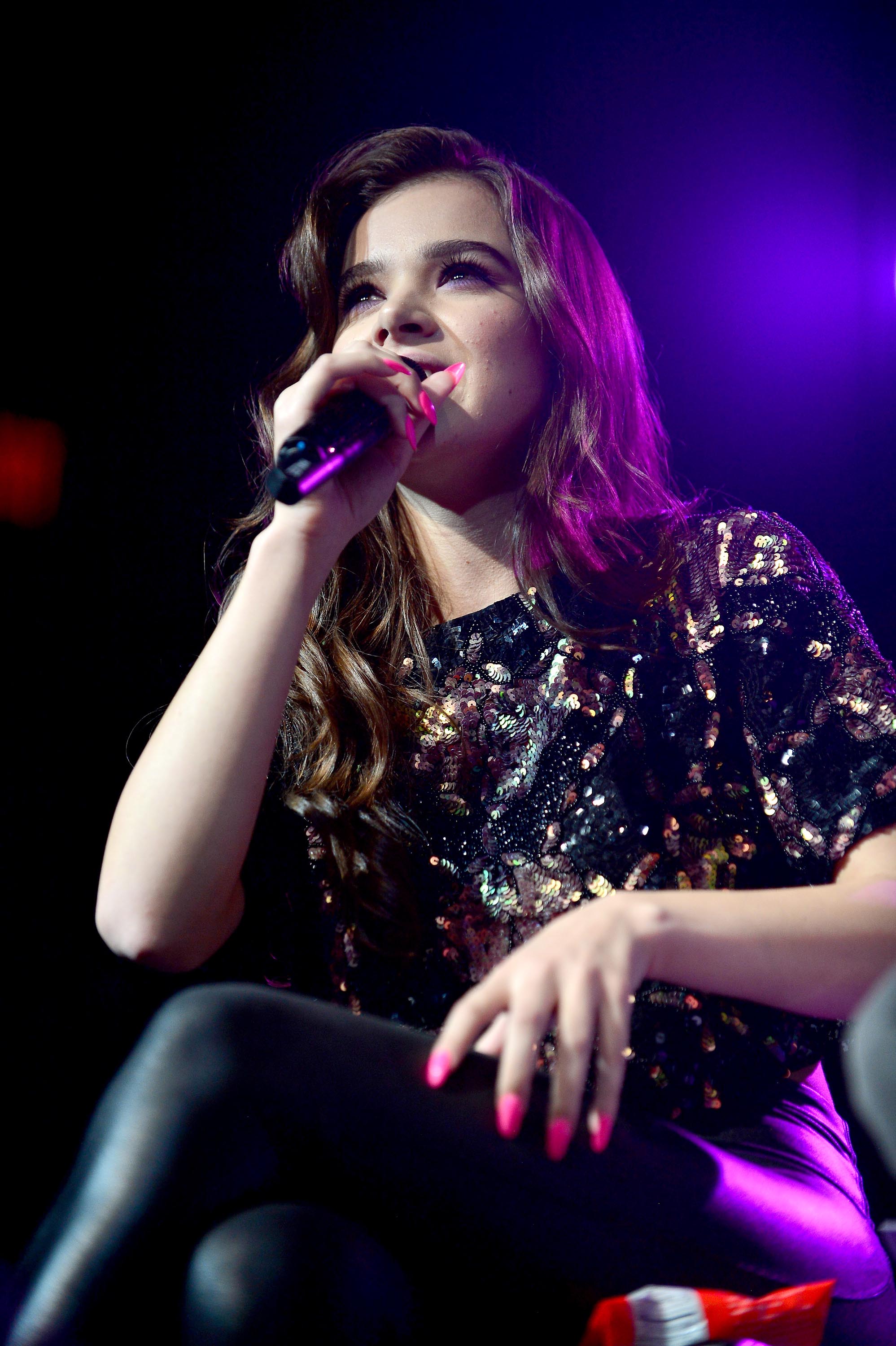 Hailee Steinfeld attends Hits 97.3 Sessions