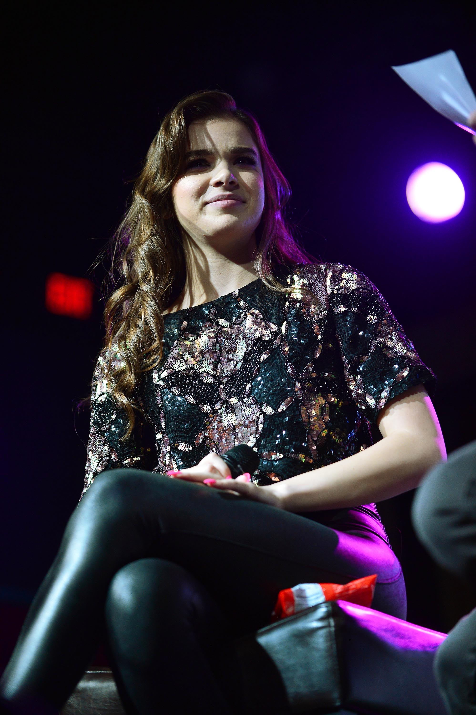 Hailee Steinfeld attends Hits 97.3 Sessions