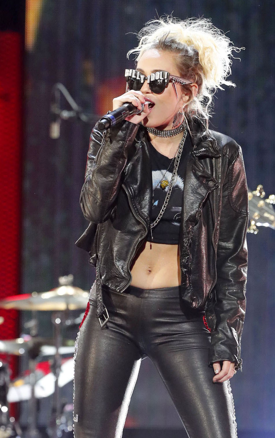 Miley Cyrus duet with Billy Idol at the 2016 iHeartRadio Music Festival