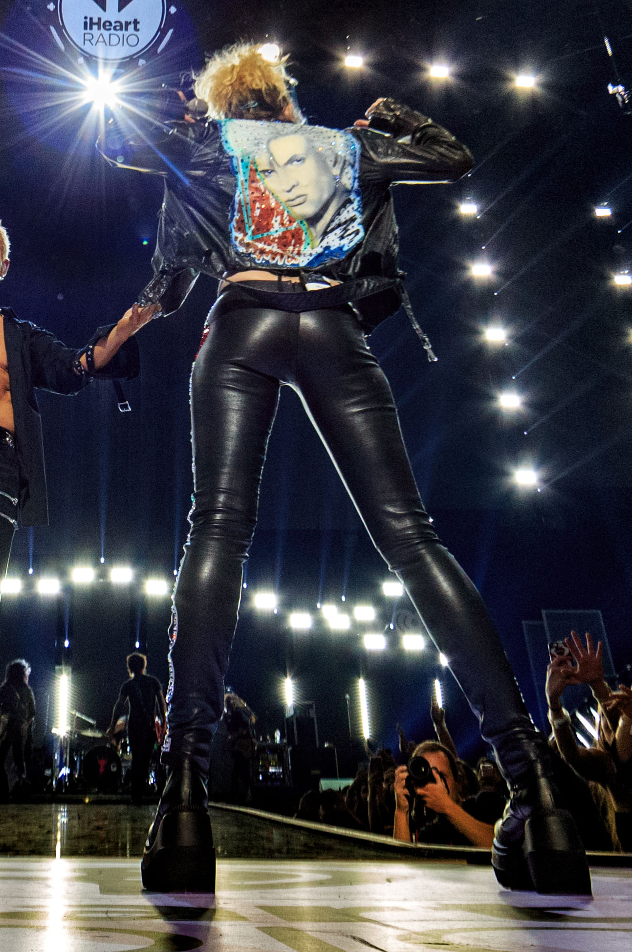 Miley Cyrus duet with Billy Idol at the 2016 iHeartRadio Music Festival