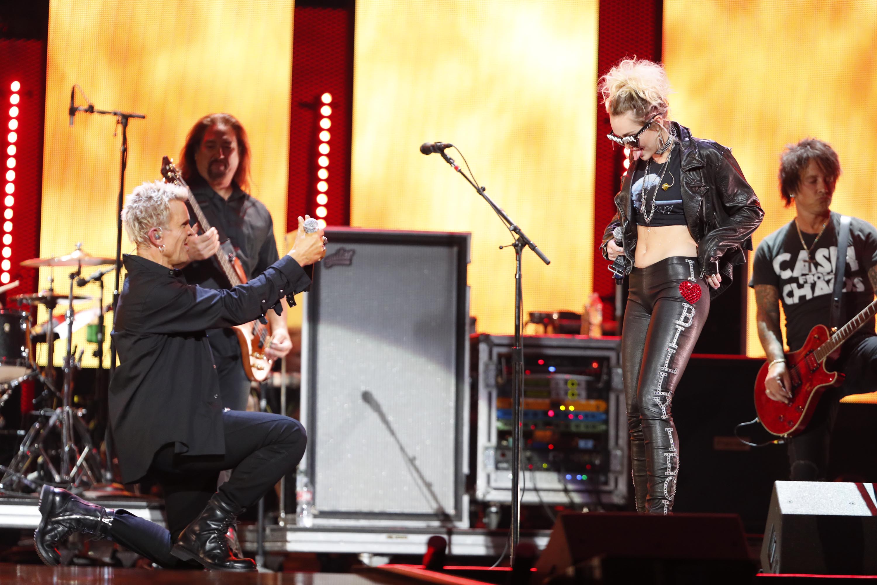 Miley Cyrus duet with Billy Idol at the 2016 iHeartRadio Music Festival