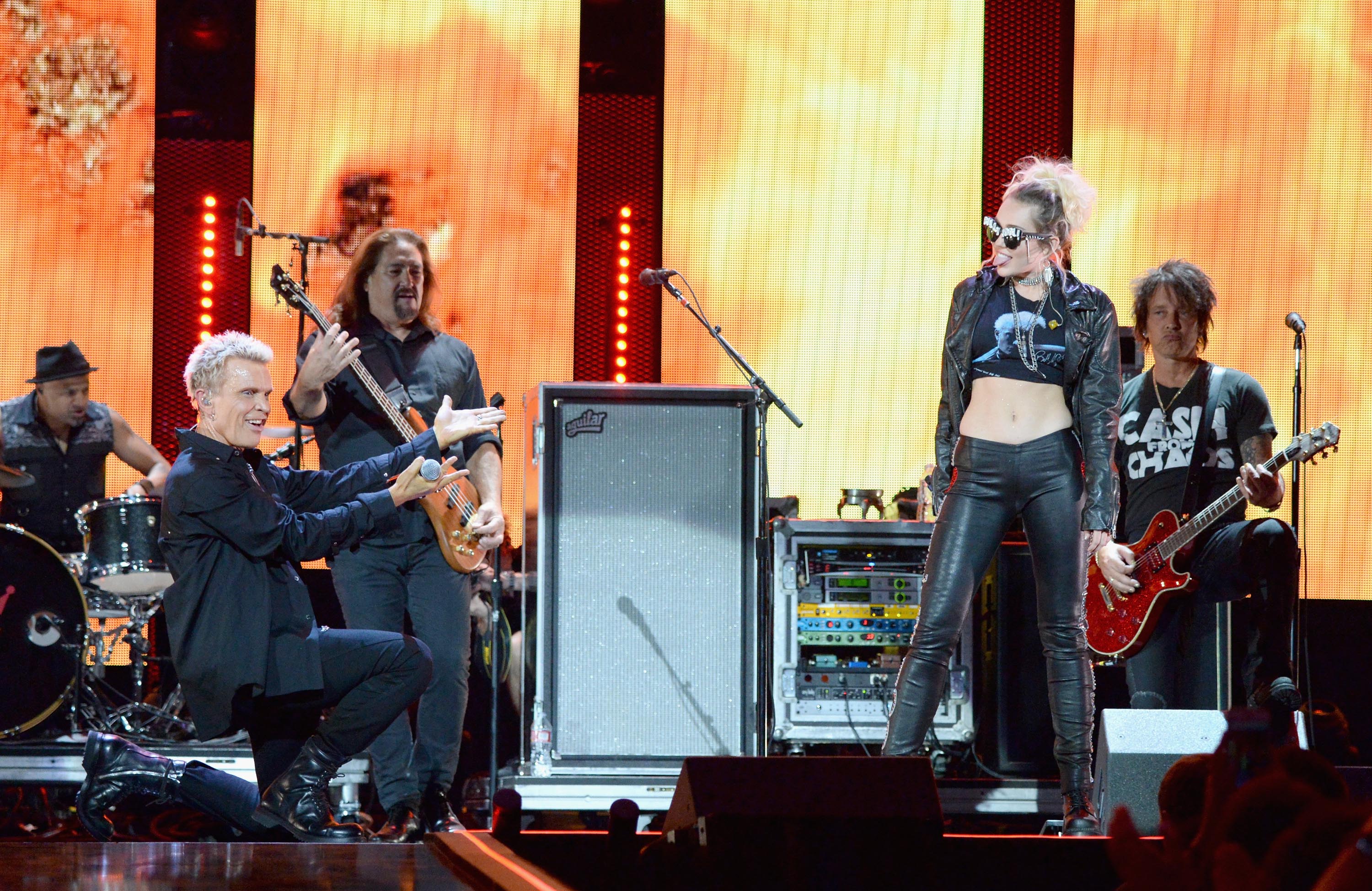 Miley Cyrus duet with Billy Idol at the 2016 iHeartRadio Music Festival