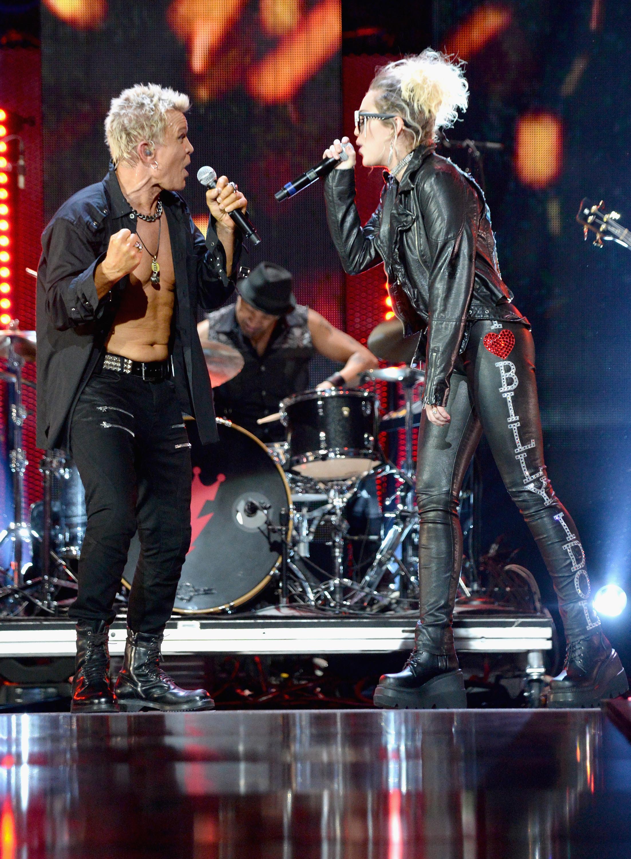 Miley Cyrus duet with Billy Idol at the 2016 iHeartRadio Music Festival