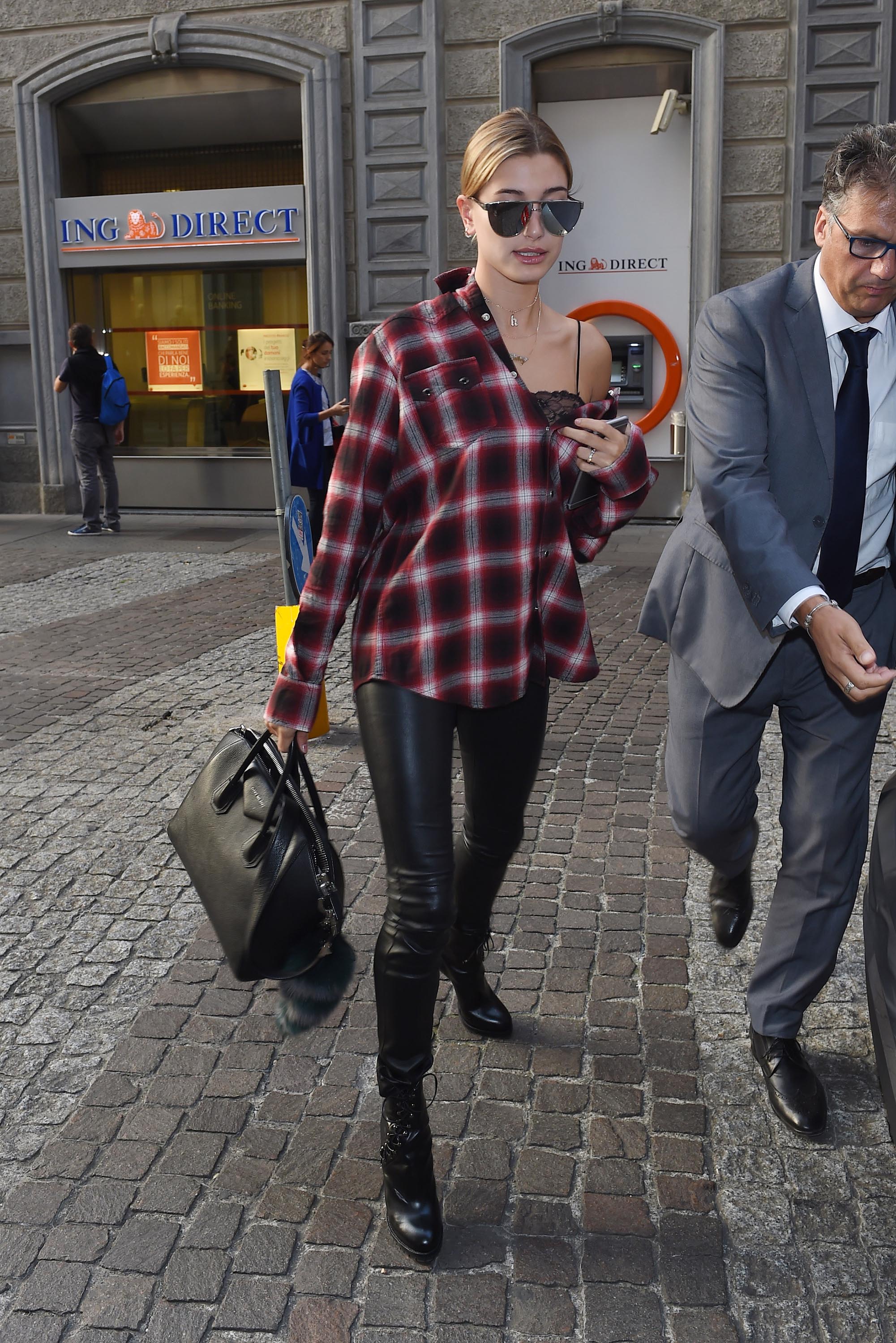 Hailey Baldwin shopping in Milan