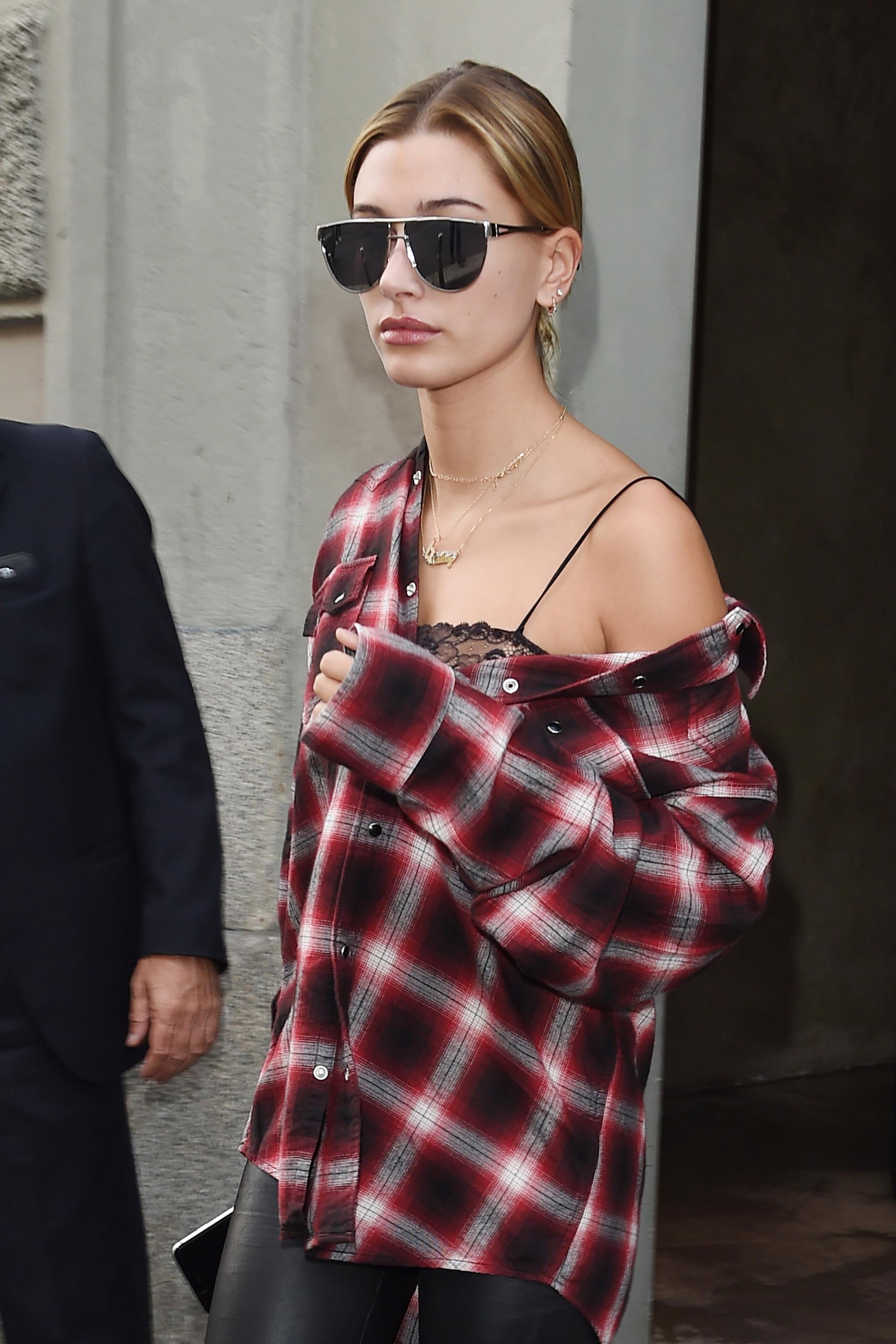 Hailey Baldwin shopping in Milan