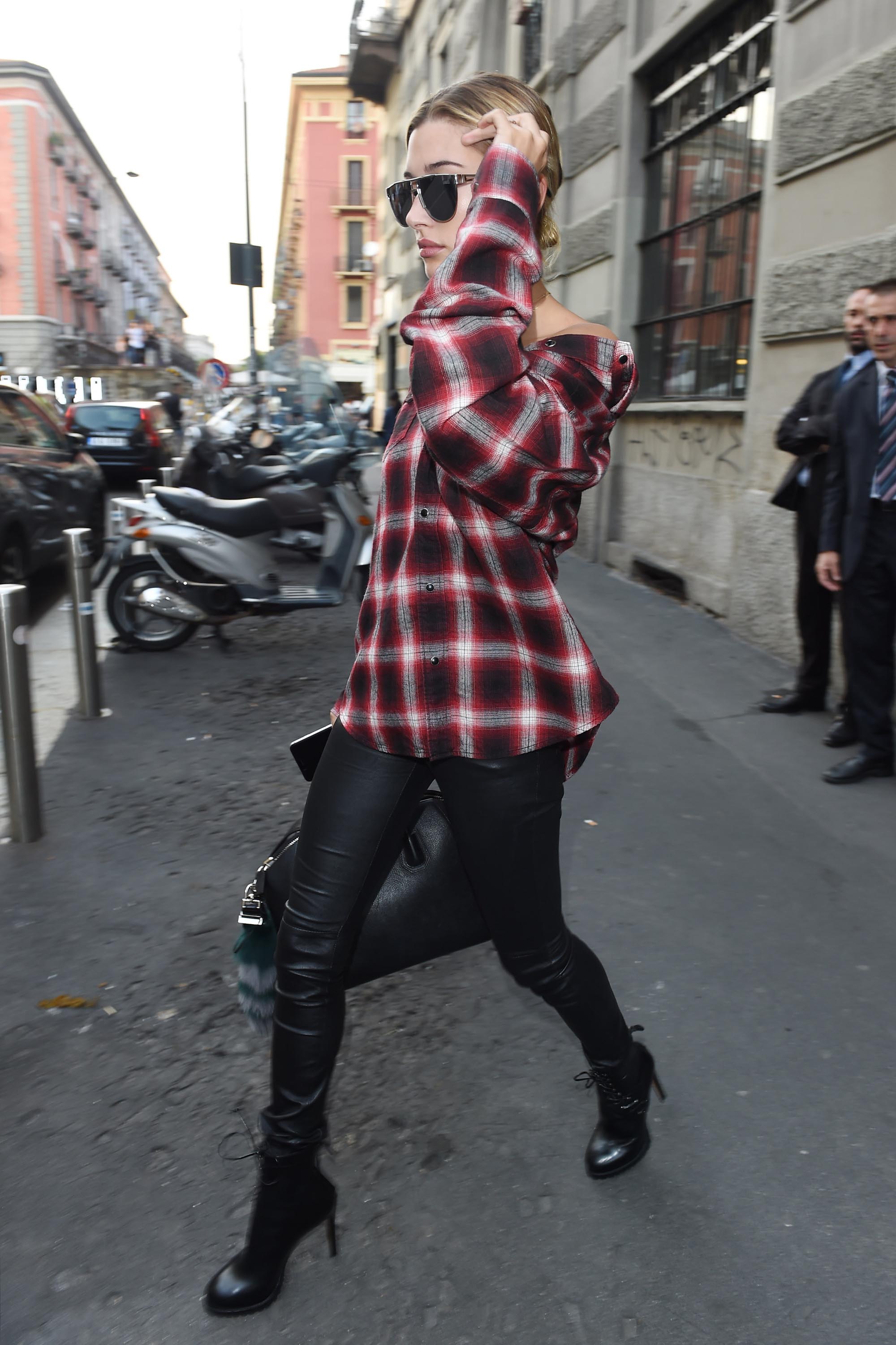 Hailey Baldwin shopping in Milan