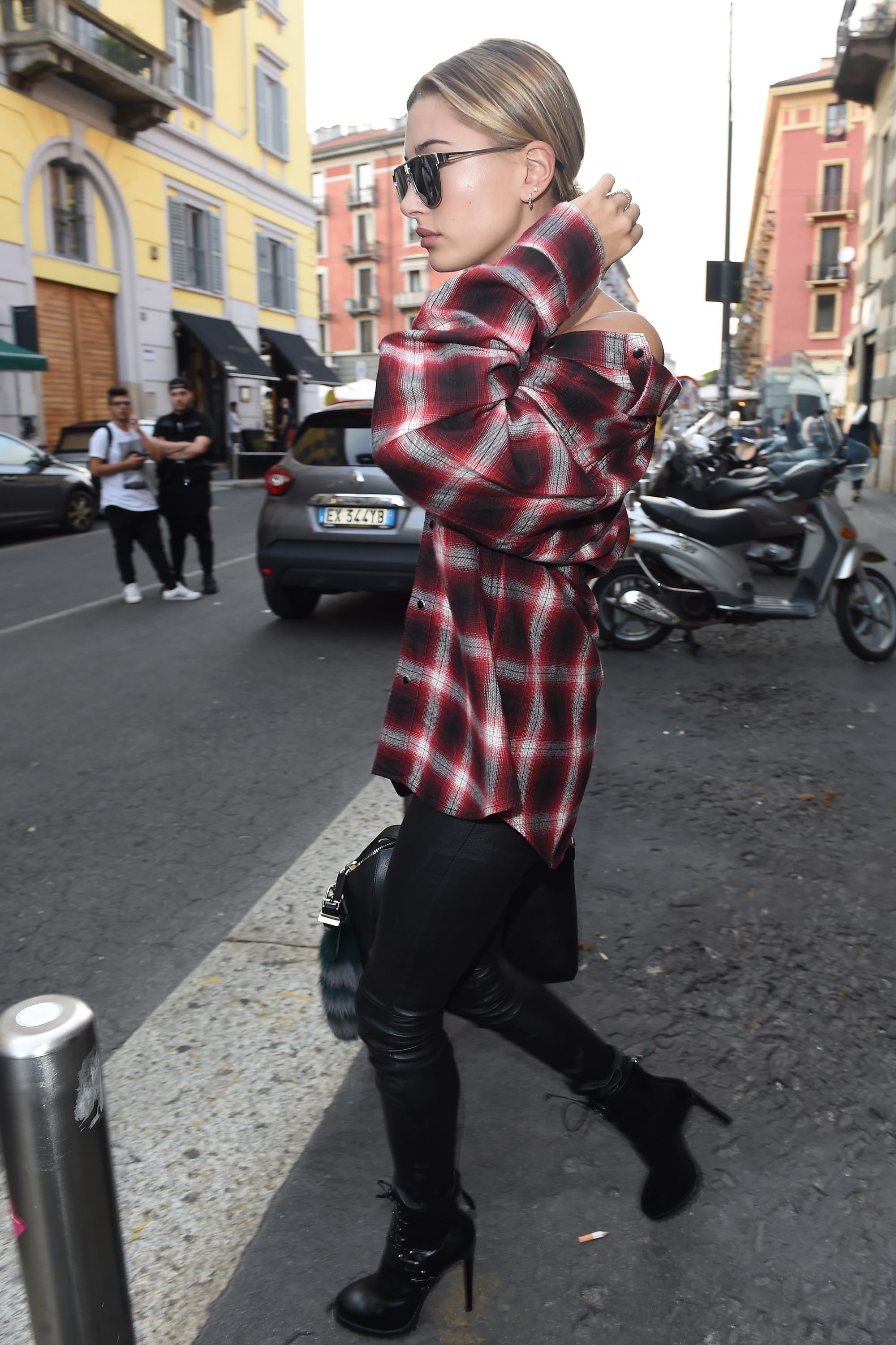 Hailey Baldwin shopping in Milan