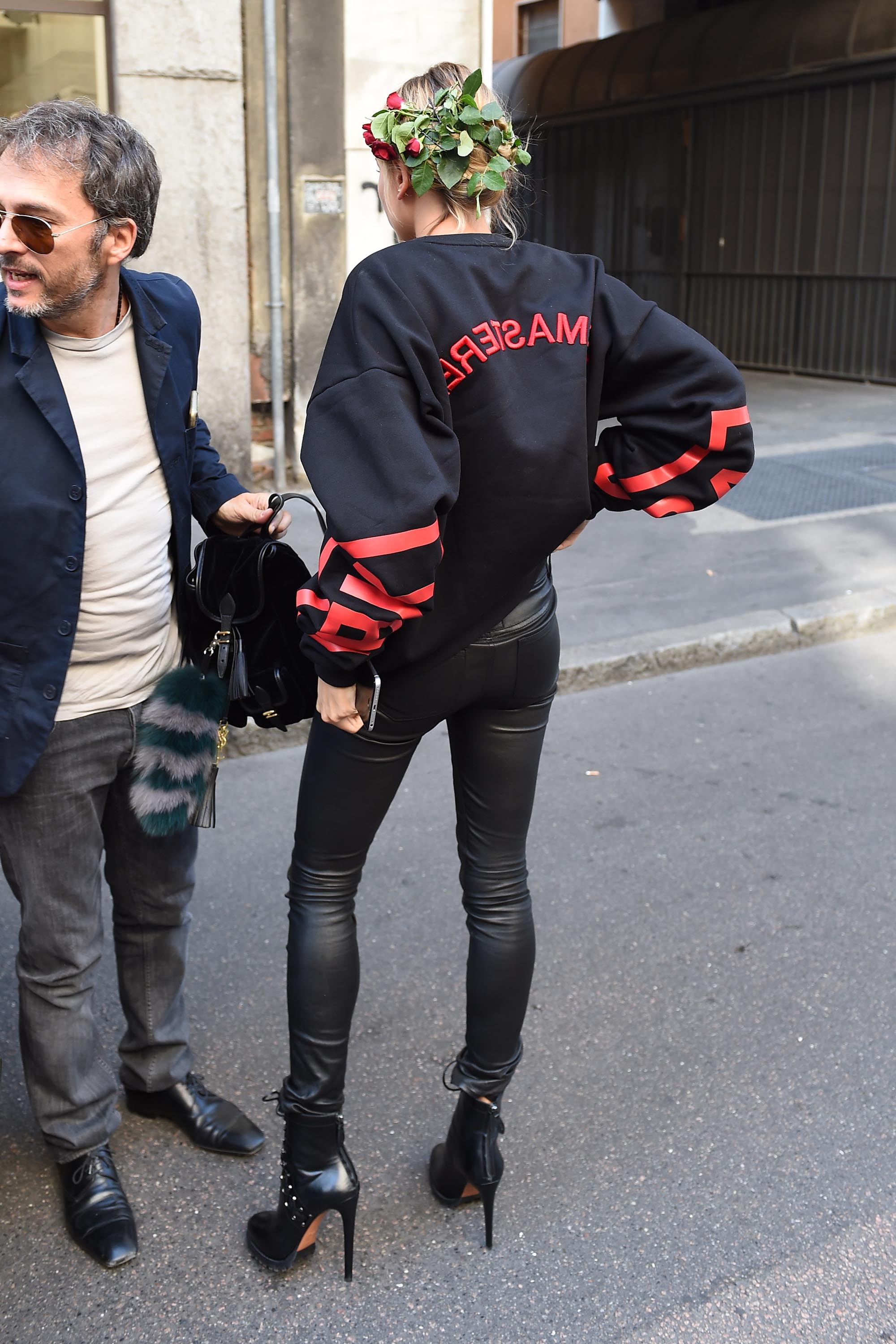 Hailey Baldwin arriving at a Fashion Show in Milan