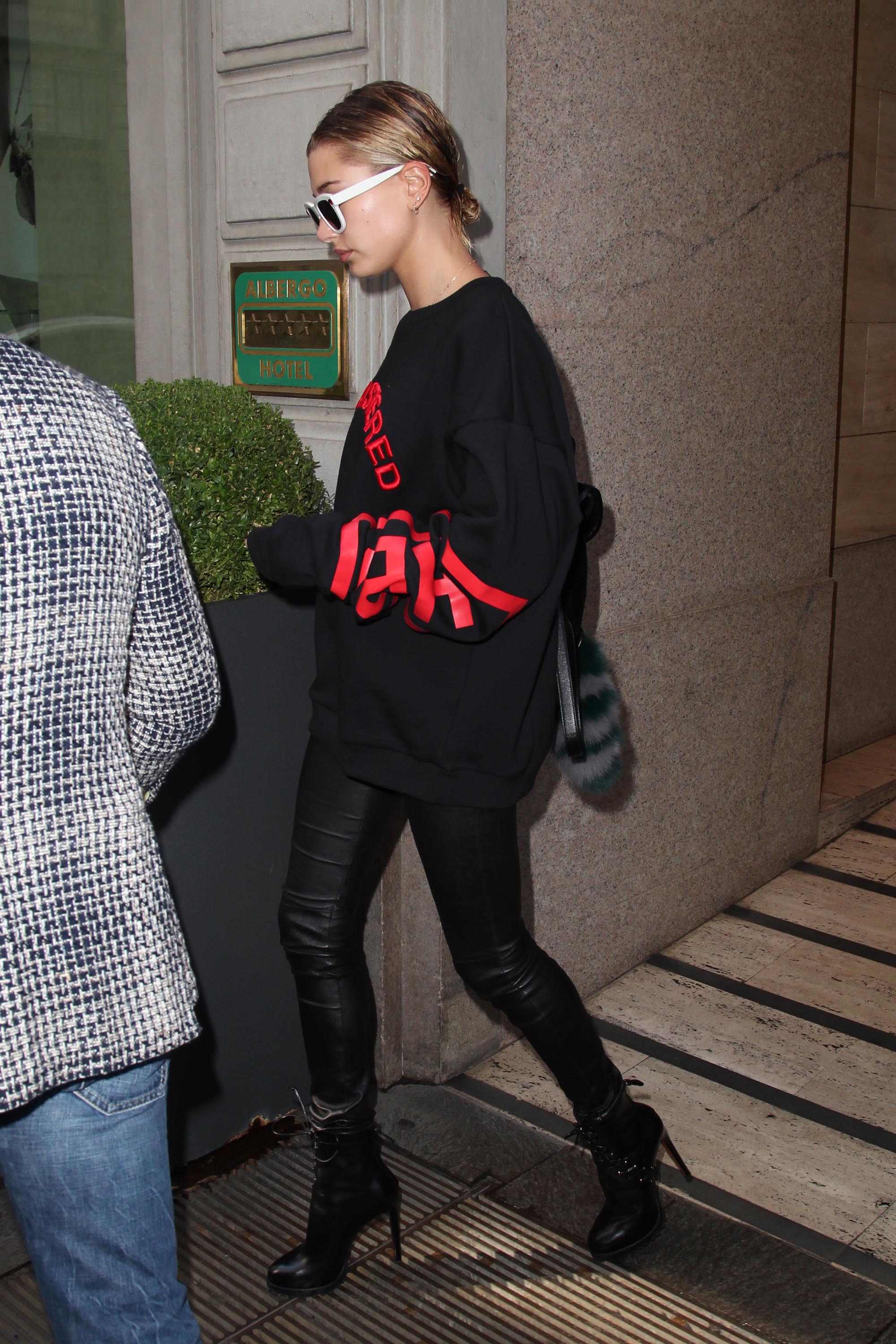 Hailey Baldwin arriving at a Fashion Show in Milan