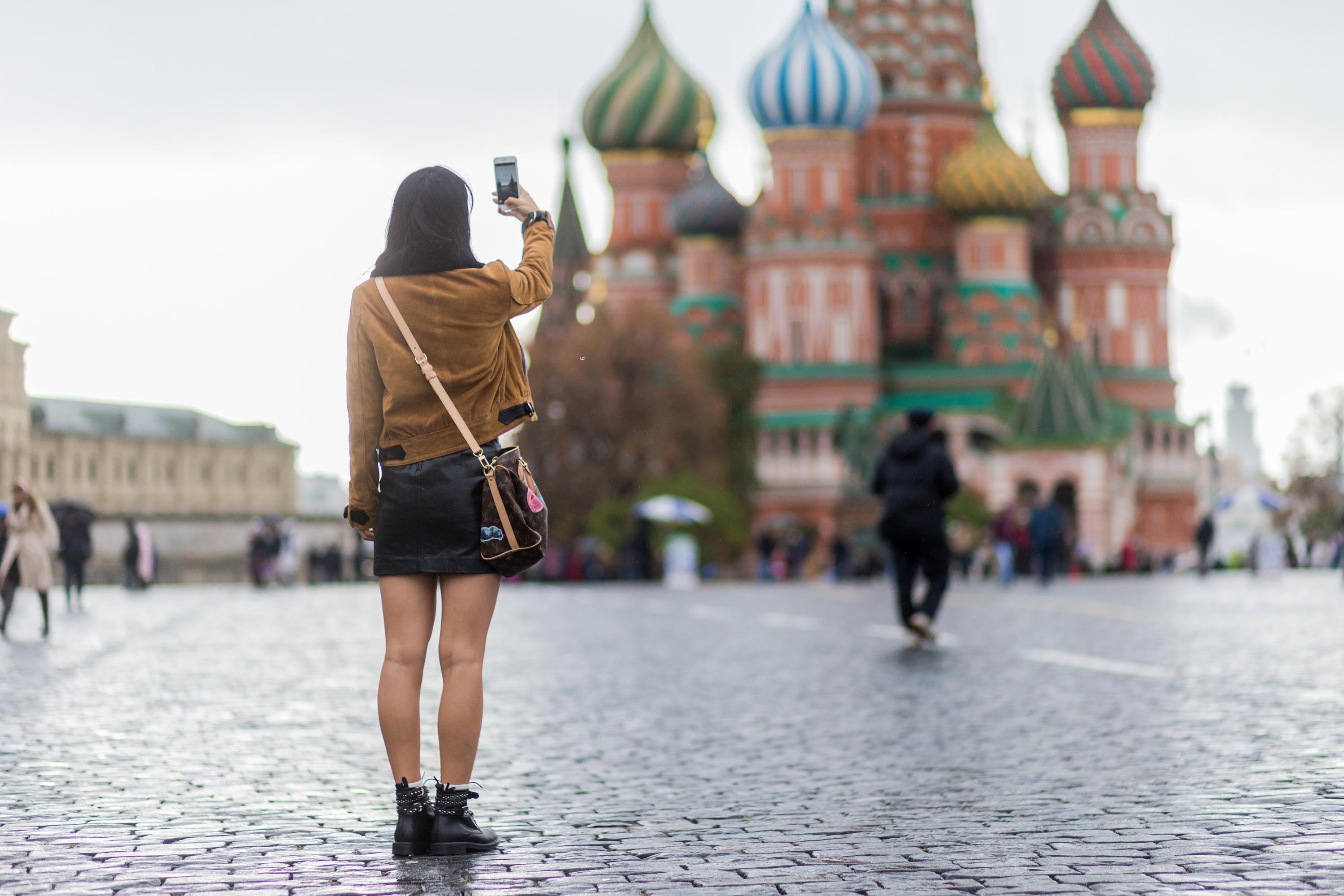 Yuwei Zhangzou Street Style Day 3 Mercedes-Benz Fashion Week Russia