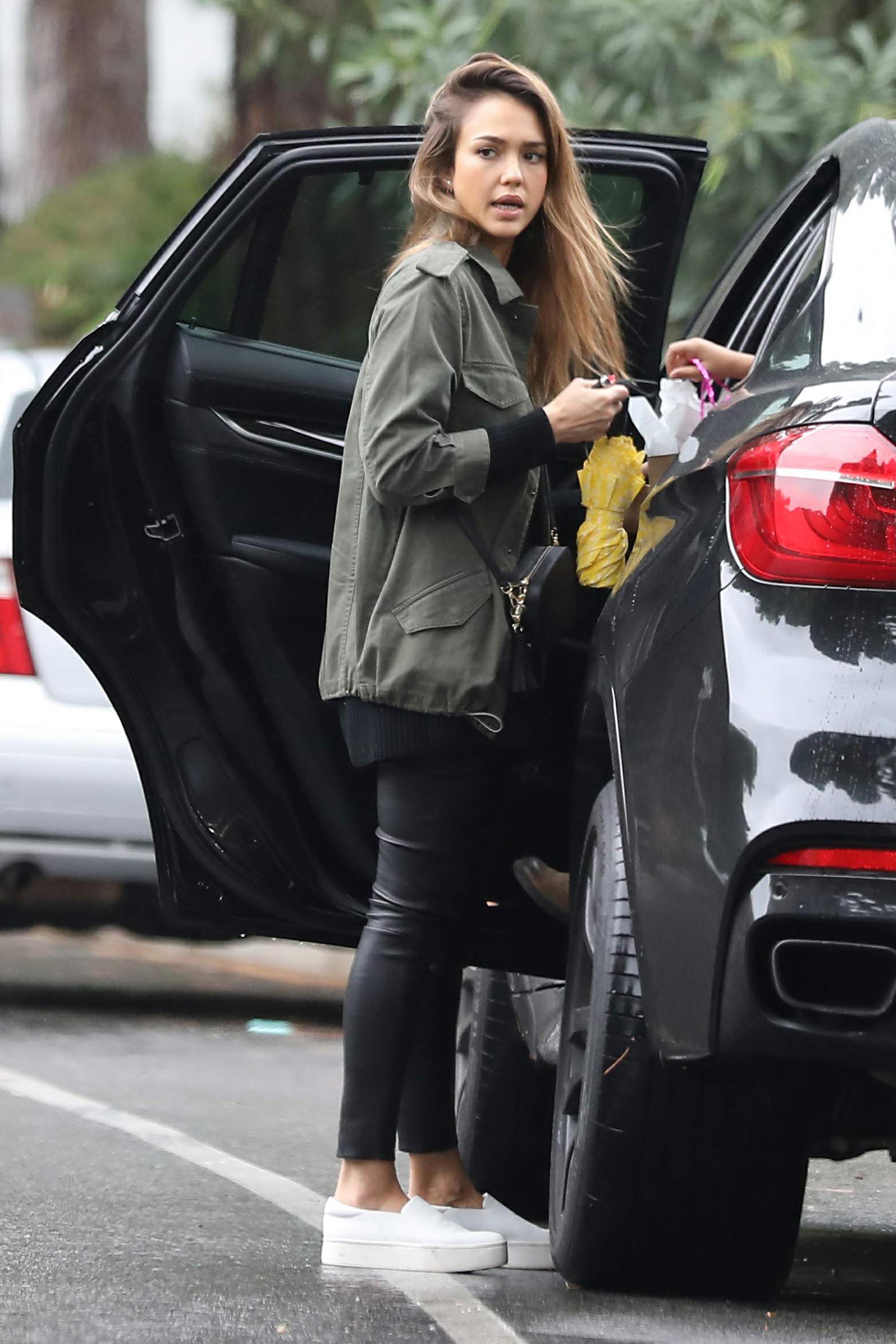 Jessica Alba arriving to a home in Beverly Hills