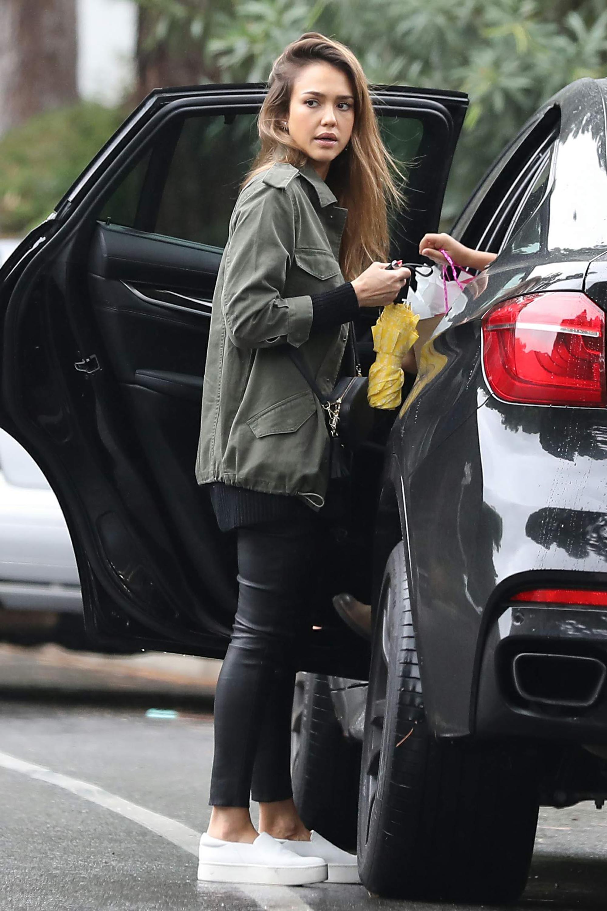 Jessica Alba arriving to a home in Beverly Hills
