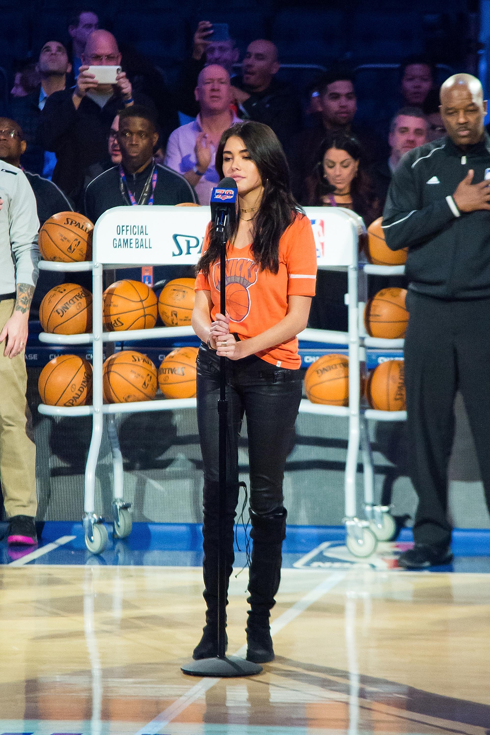 Madison Beer sings the United States National Anthem