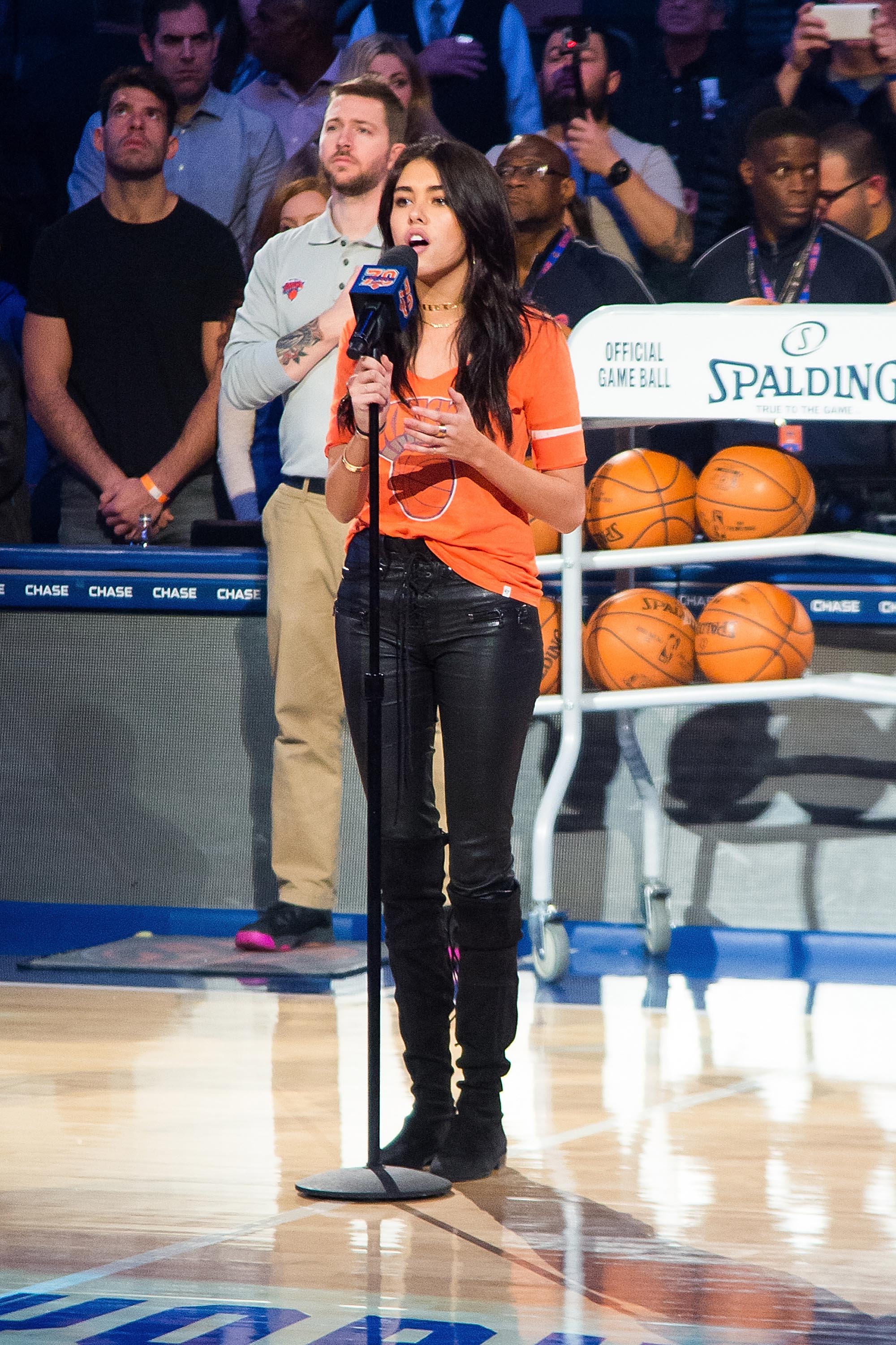 Madison Beer sings the United States National Anthem