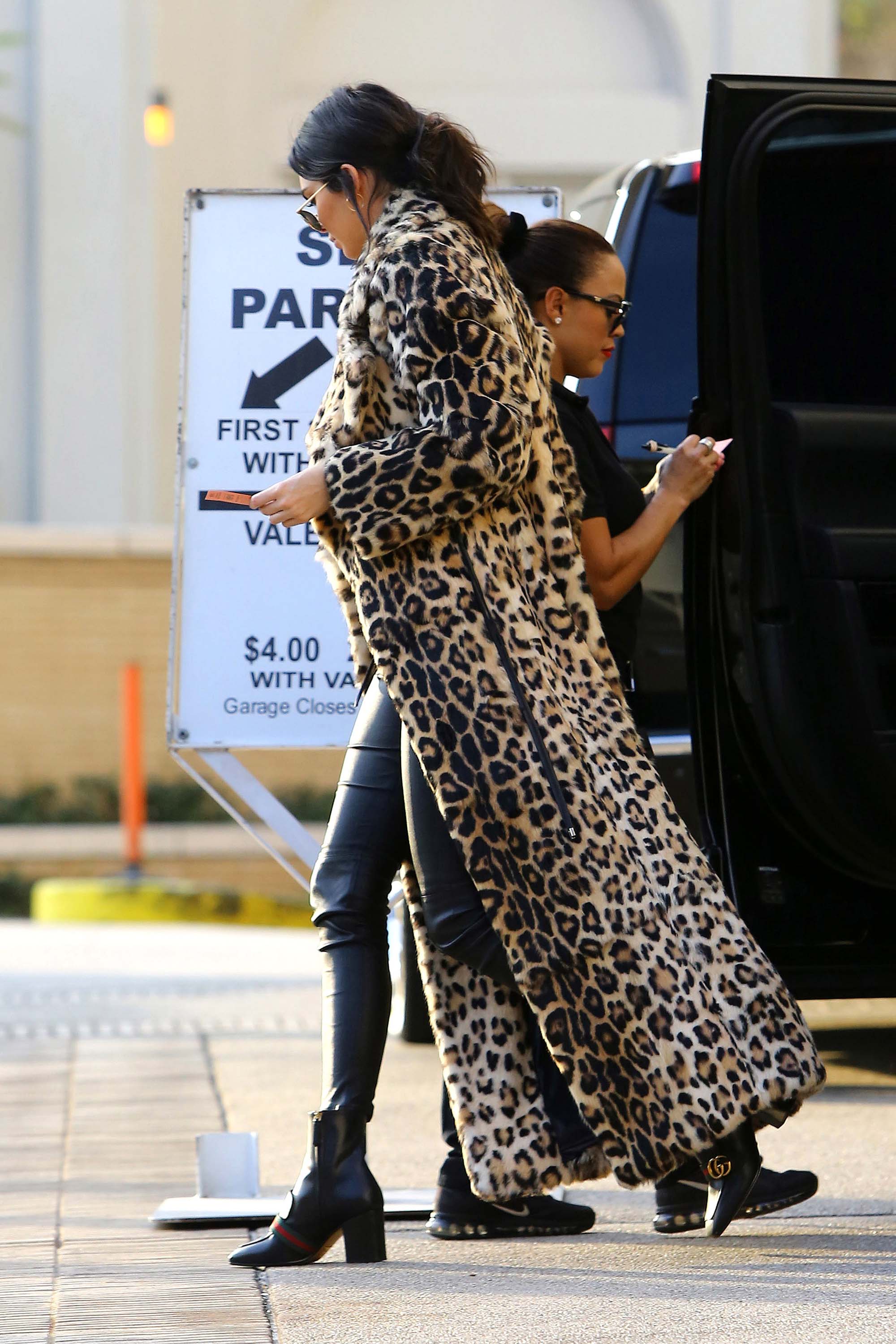 Kendall Jenner and Hailey Baldwin hanging out