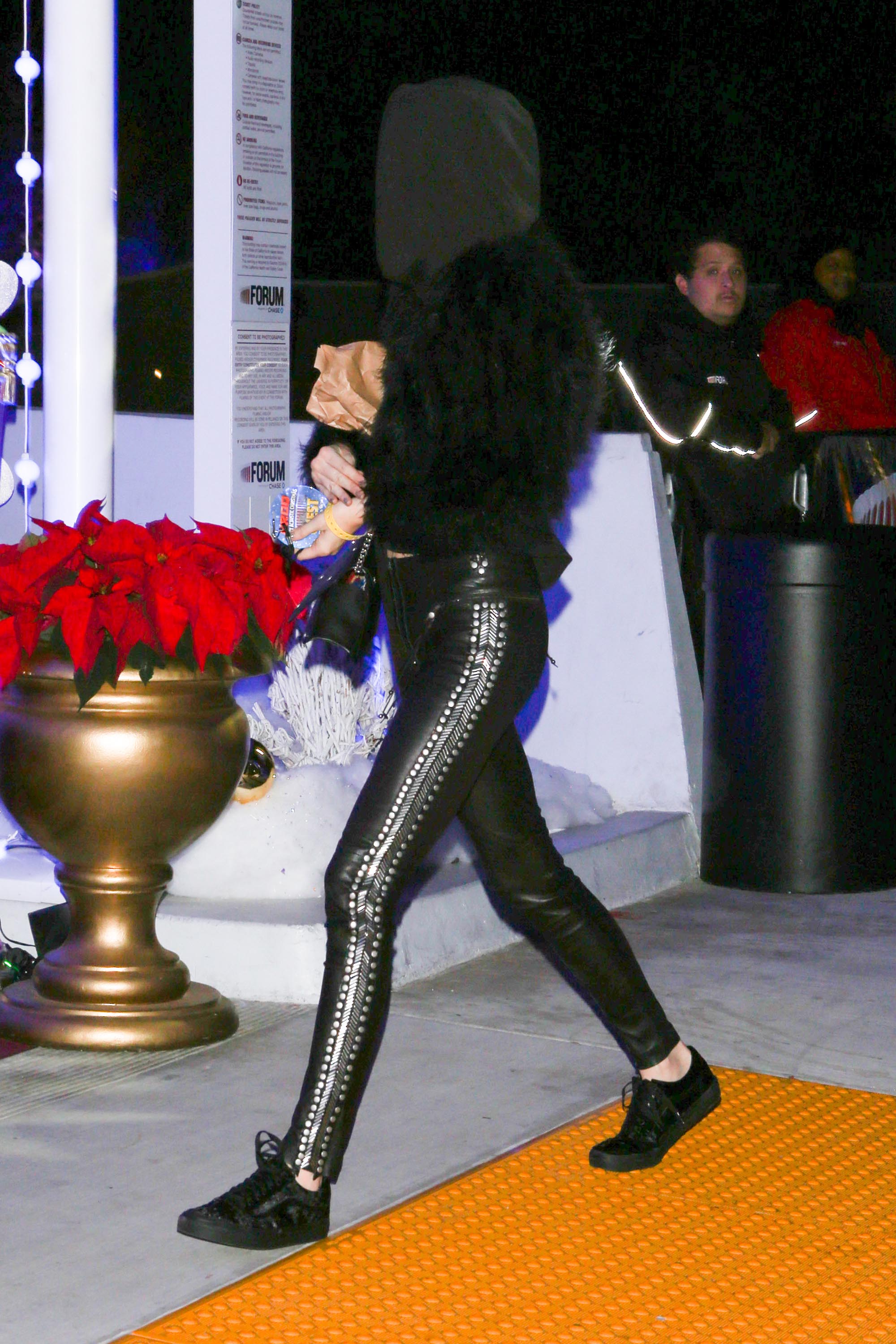 Kendall Jenner Dashes out of KROQ’s Almost Acoustic Christmas early