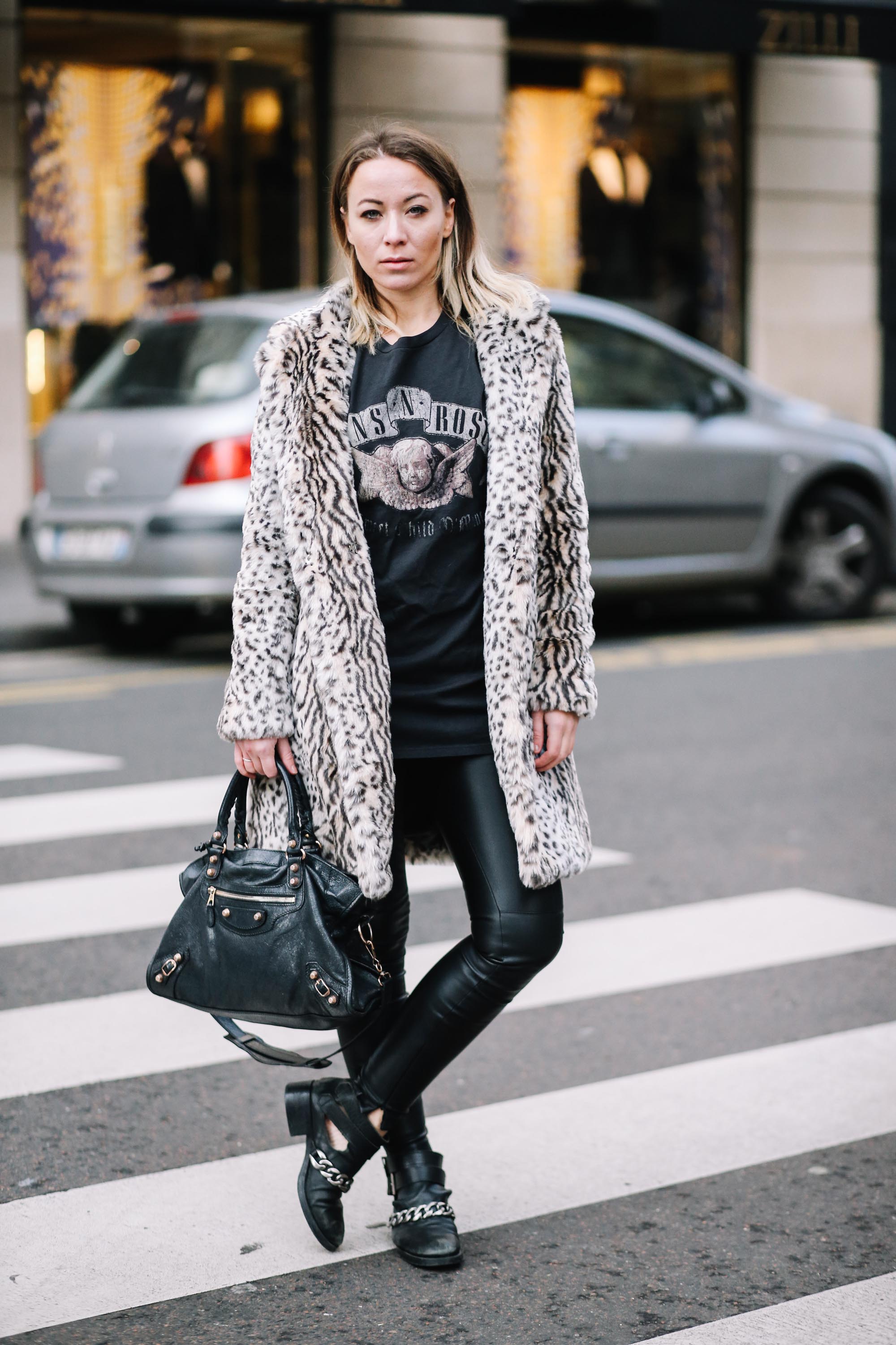 Amelie Lloyd street style in Paris