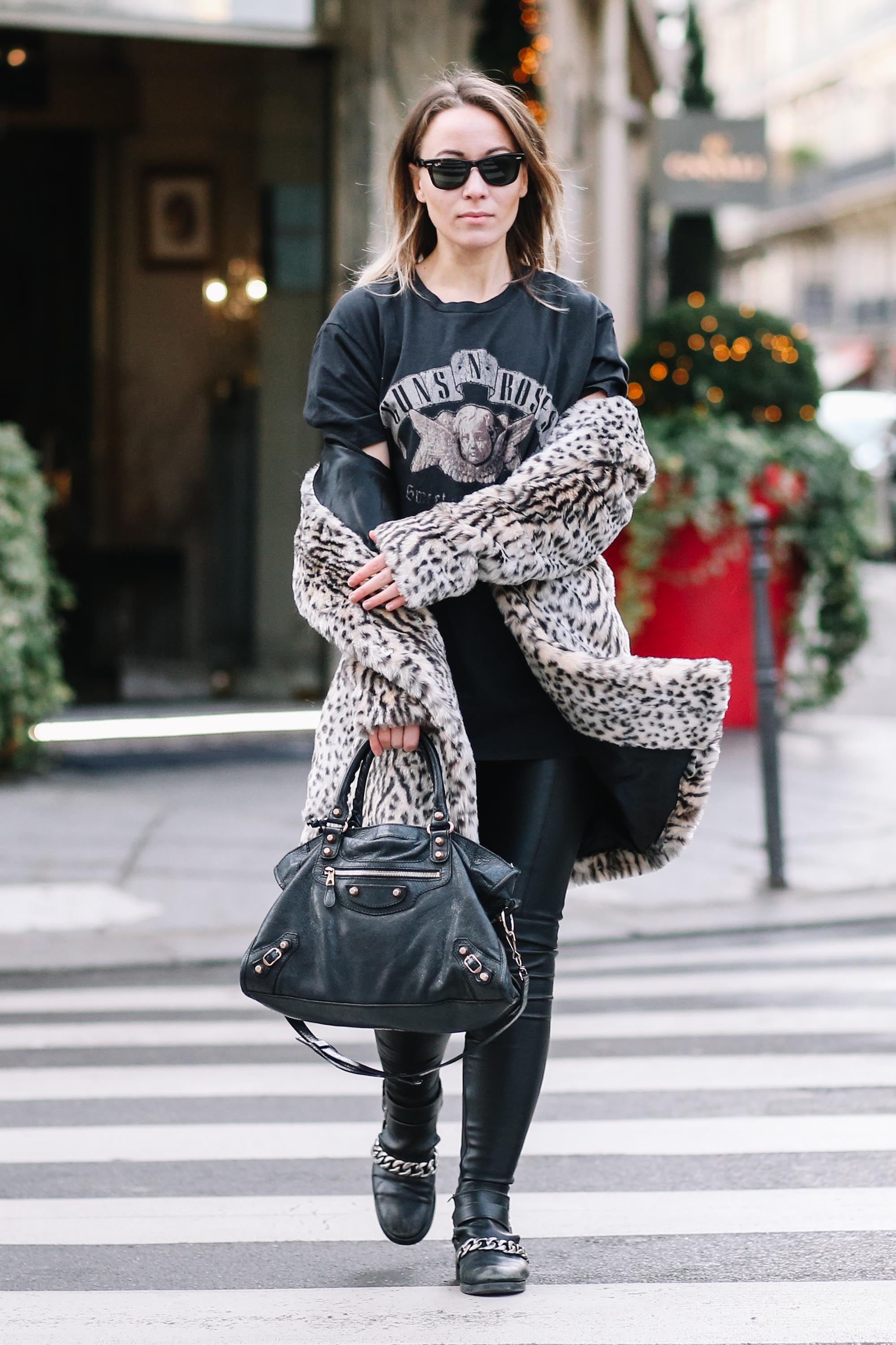 Amelie Lloyd street style in Paris