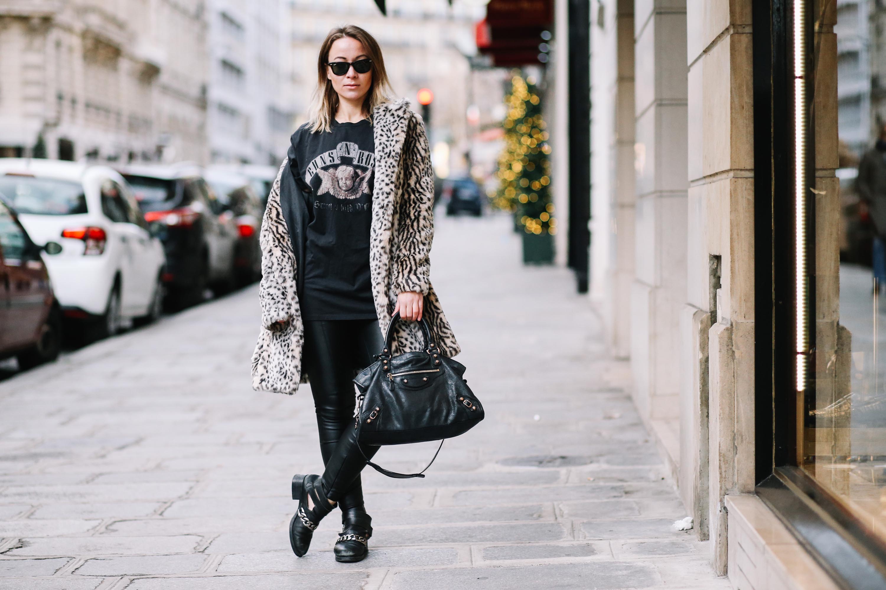 Amelie Lloyd street style in Paris