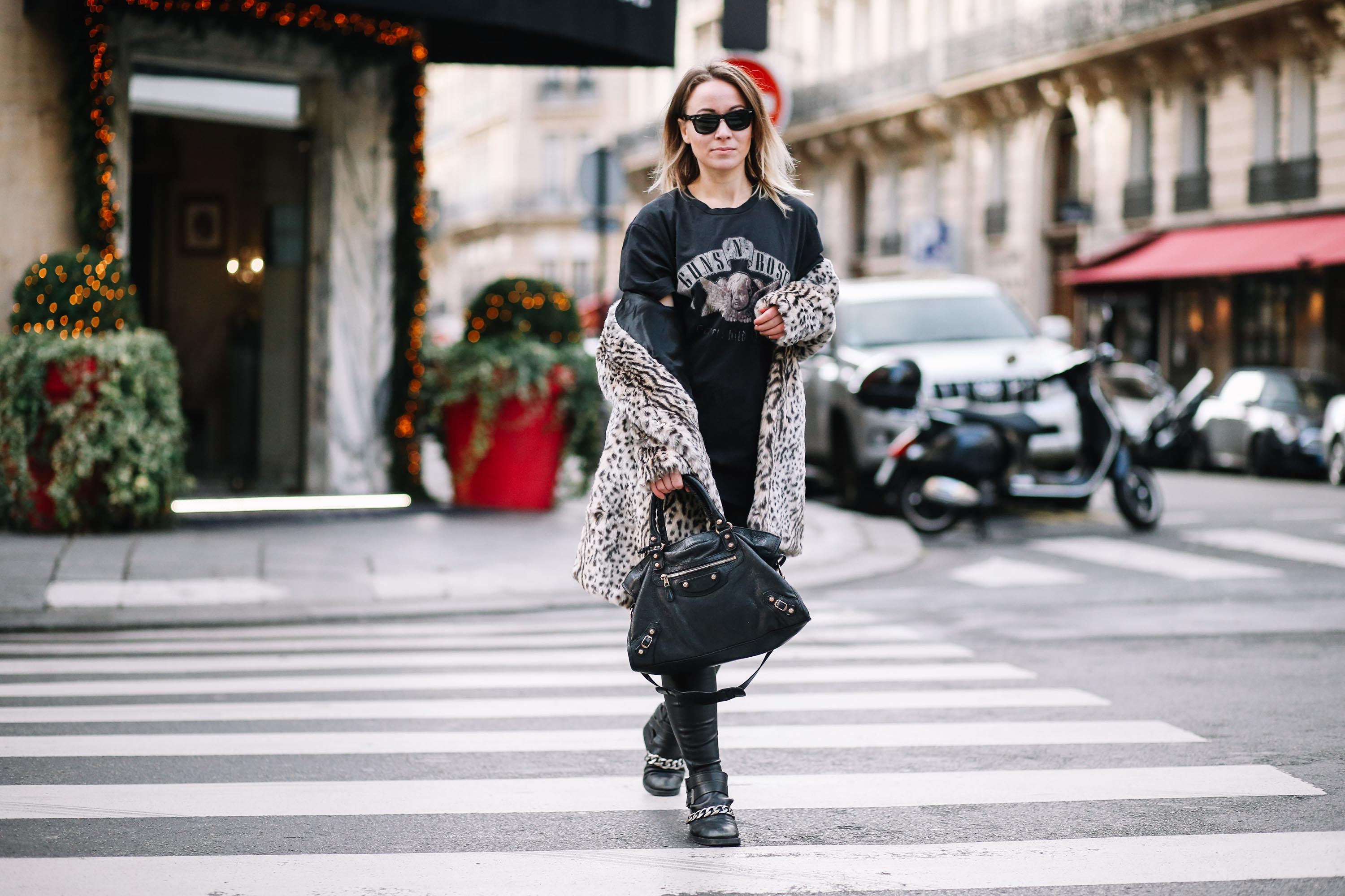 Amelie Lloyd street style in Paris