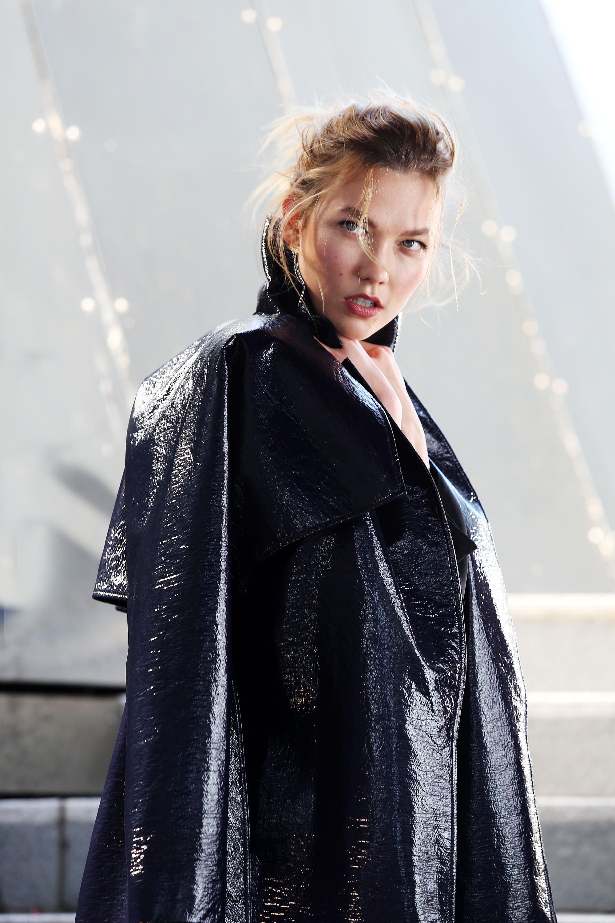 Karlie Kloss - David Jones advert on set filming