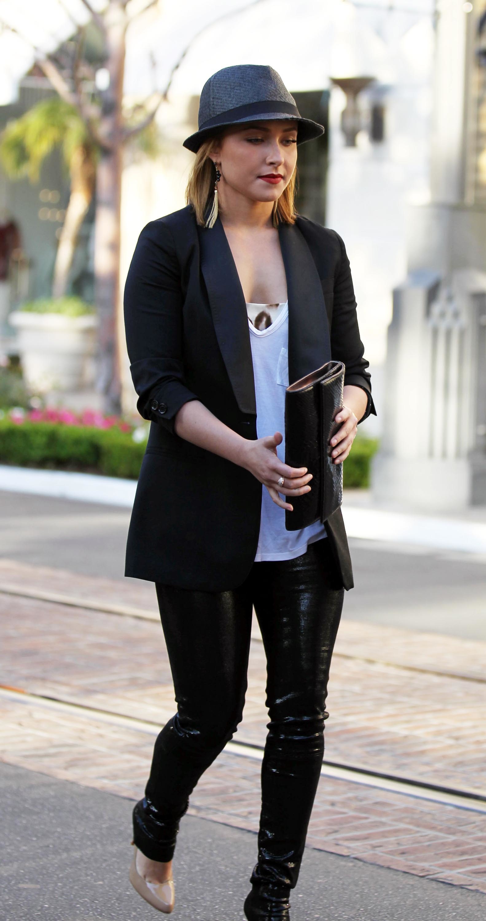 Hayden Panettiere arriving at the Grove