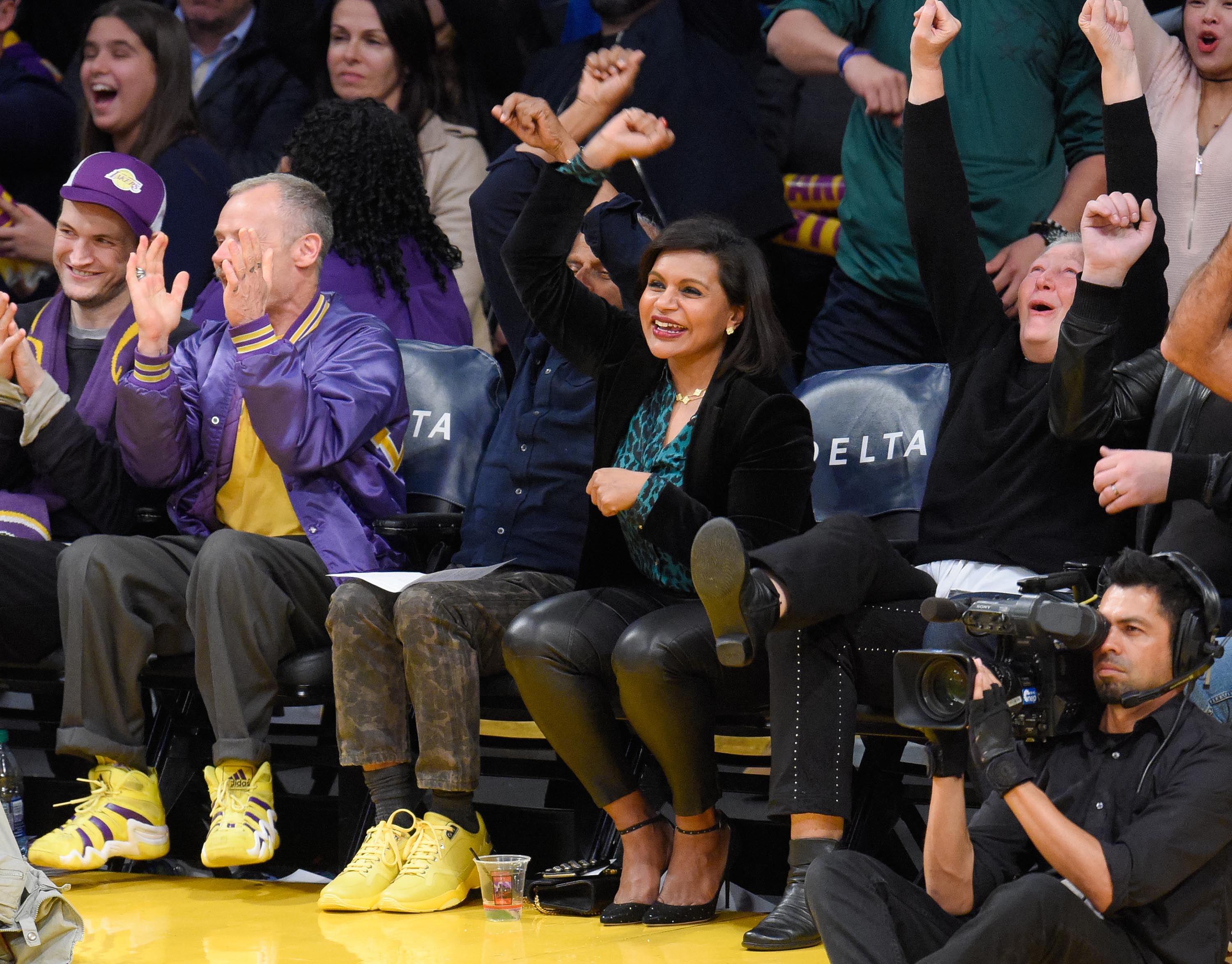 Mindy Kaling attends a basketball game between the Utah Jazz and the LA Lakers