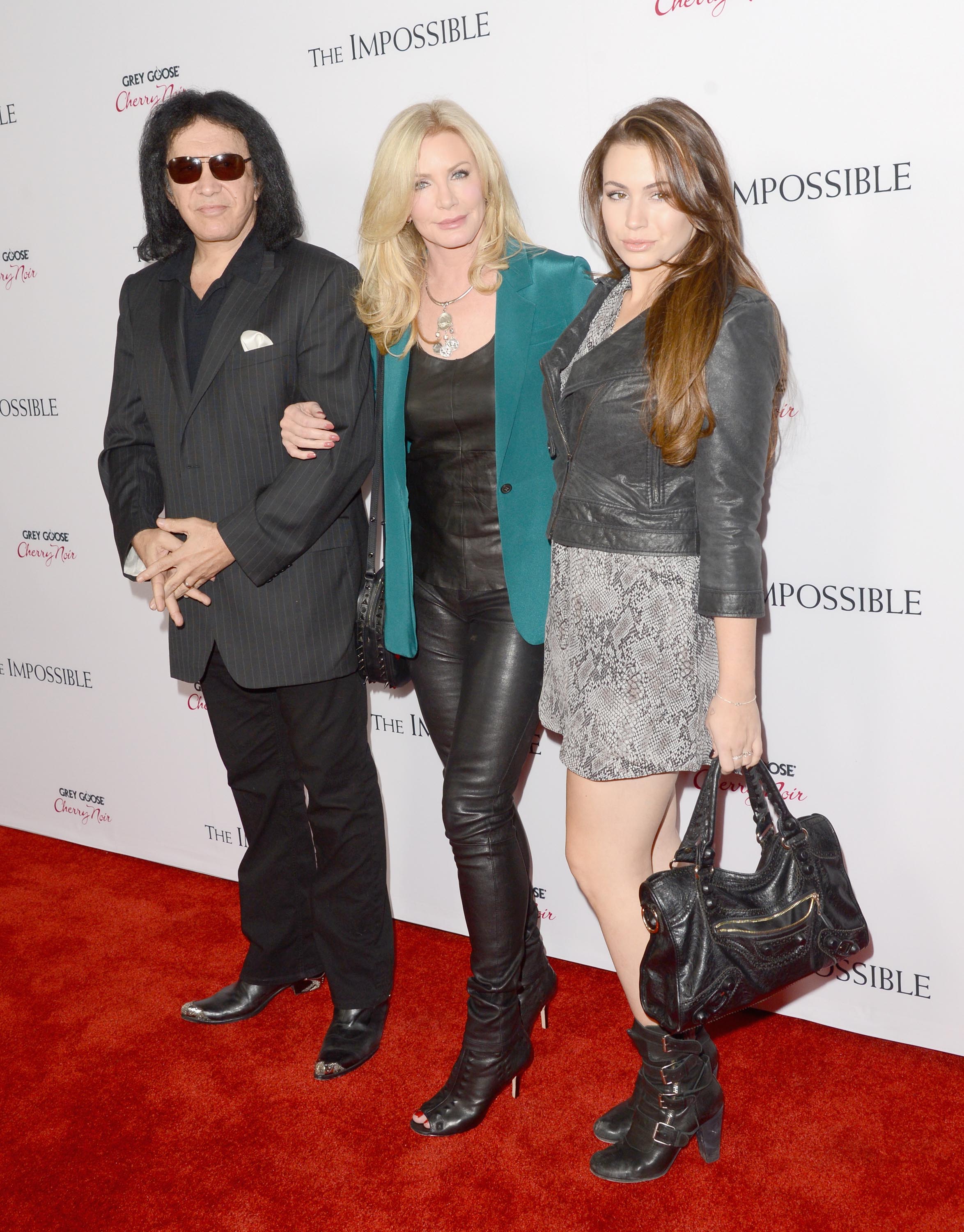 Shannon Tweed arrives at the The Impossible Los Angeles Premiere