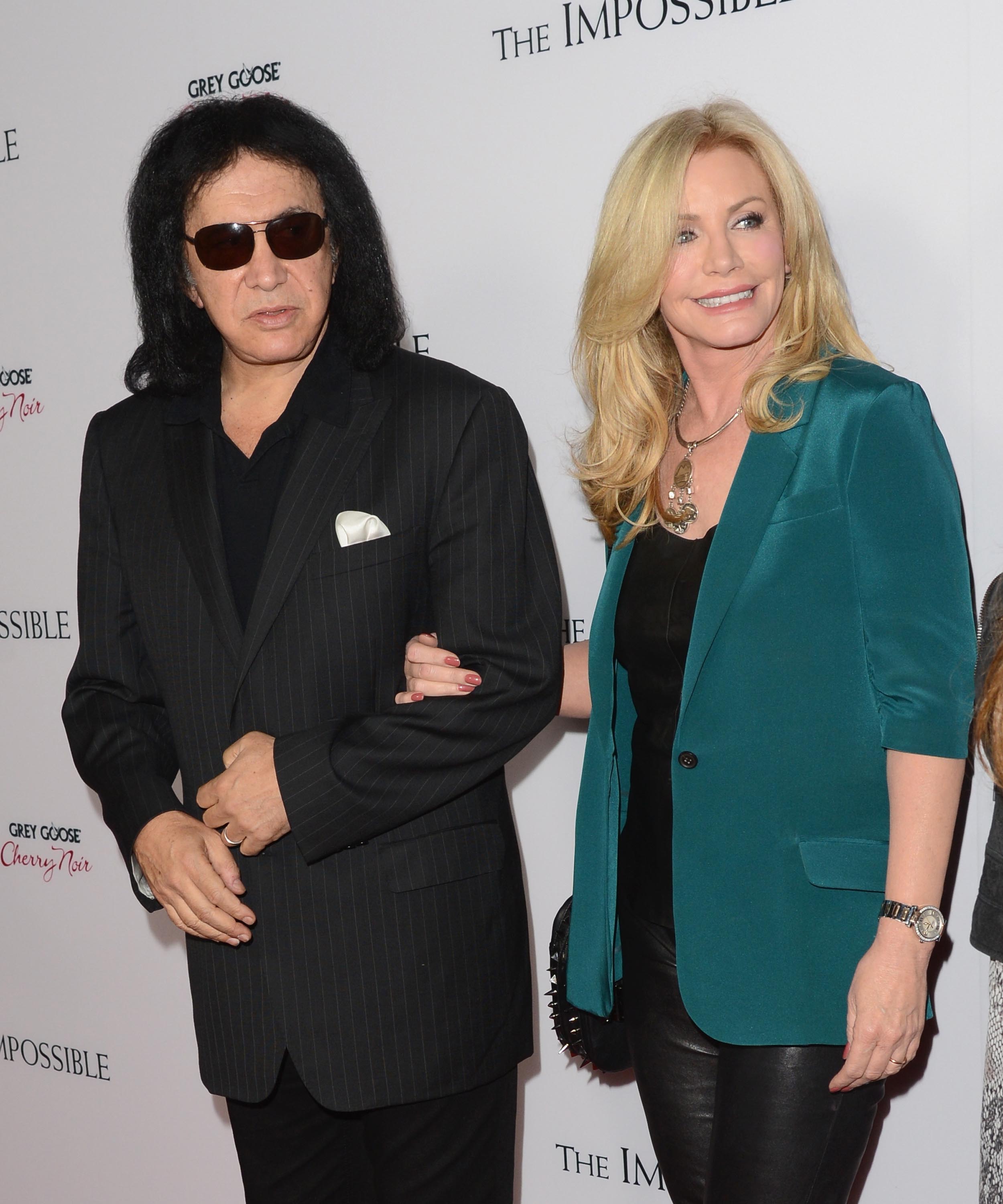 Shannon Tweed arrives at the The Impossible Los Angeles Premiere