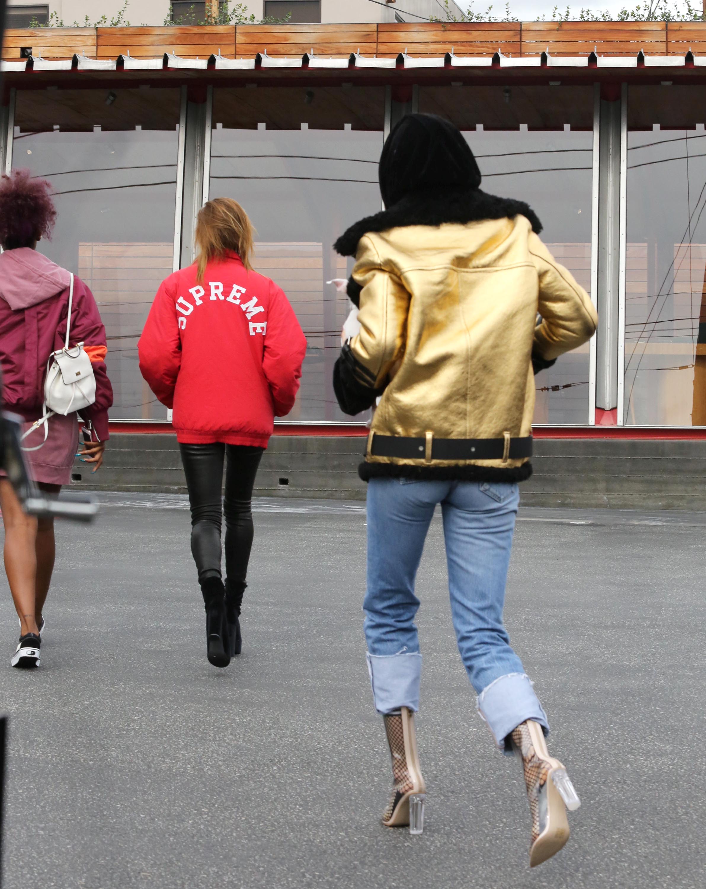 Hailey Baldwin & Kendall Jenner shopping in West Hollywood