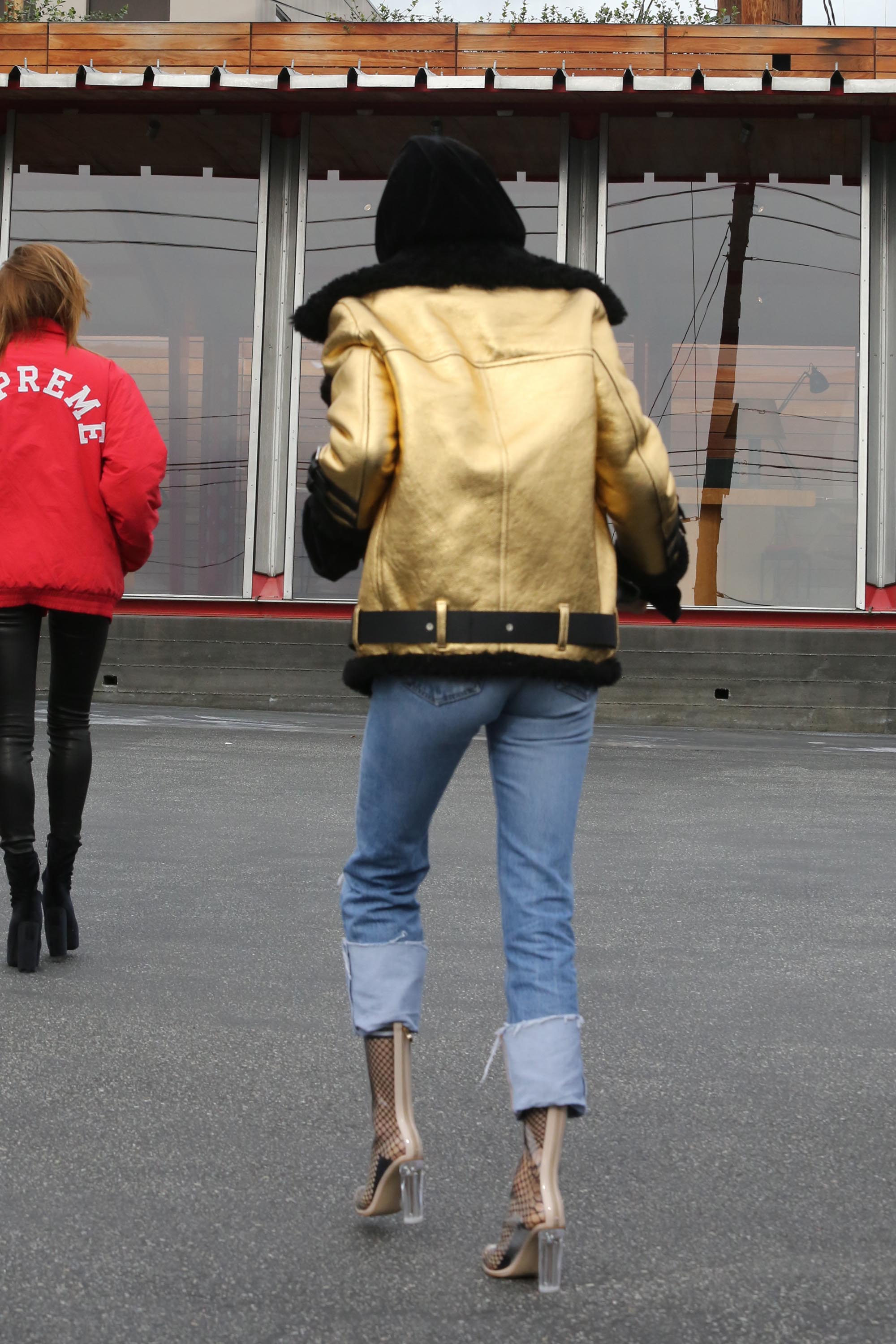 Hailey Baldwin & Kendall Jenner shopping in West Hollywood