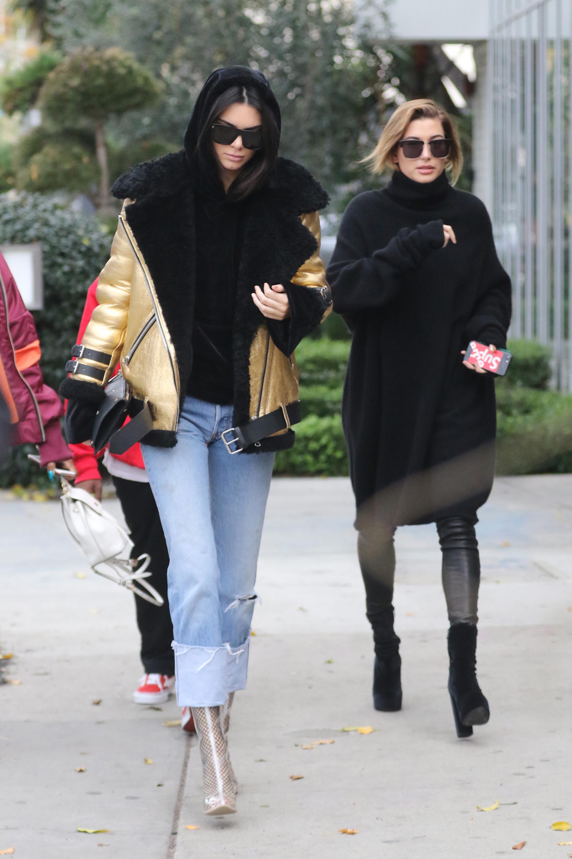 Hailey Baldwin & Kendall Jenner shopping in West Hollywood