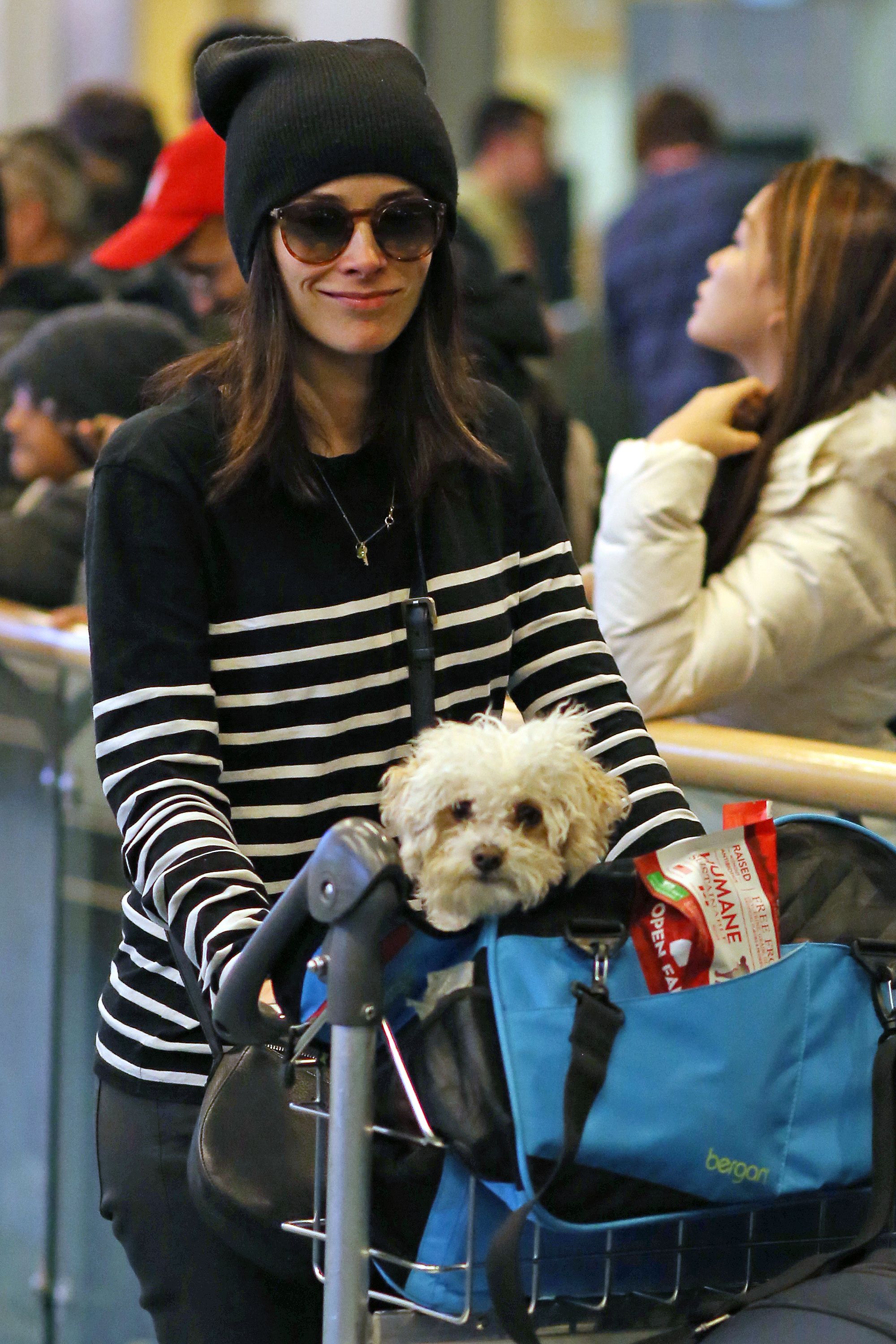 Abigail Spencer arrives back into Vancouve