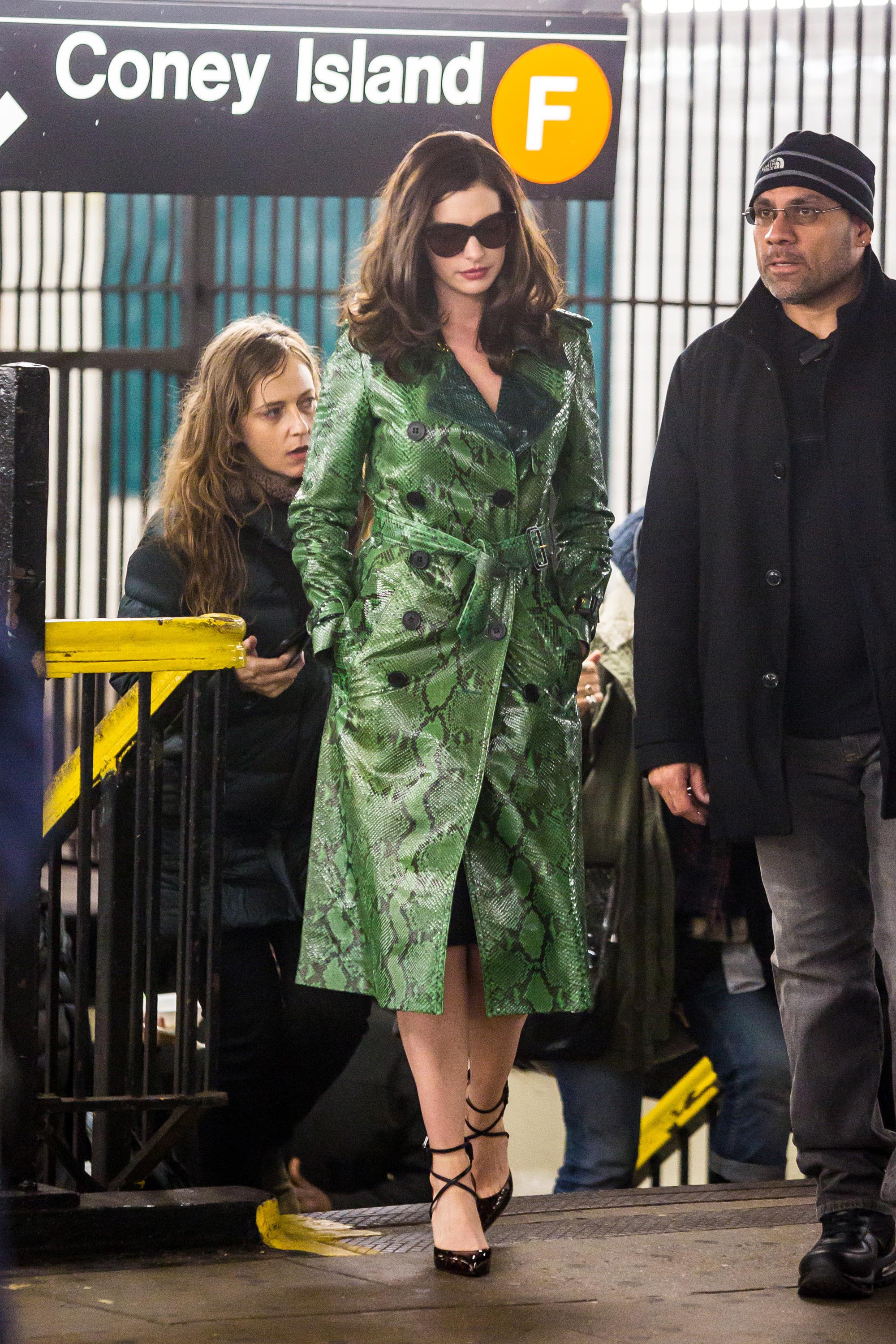 Anne Hathaway is seen filming Ocean’s