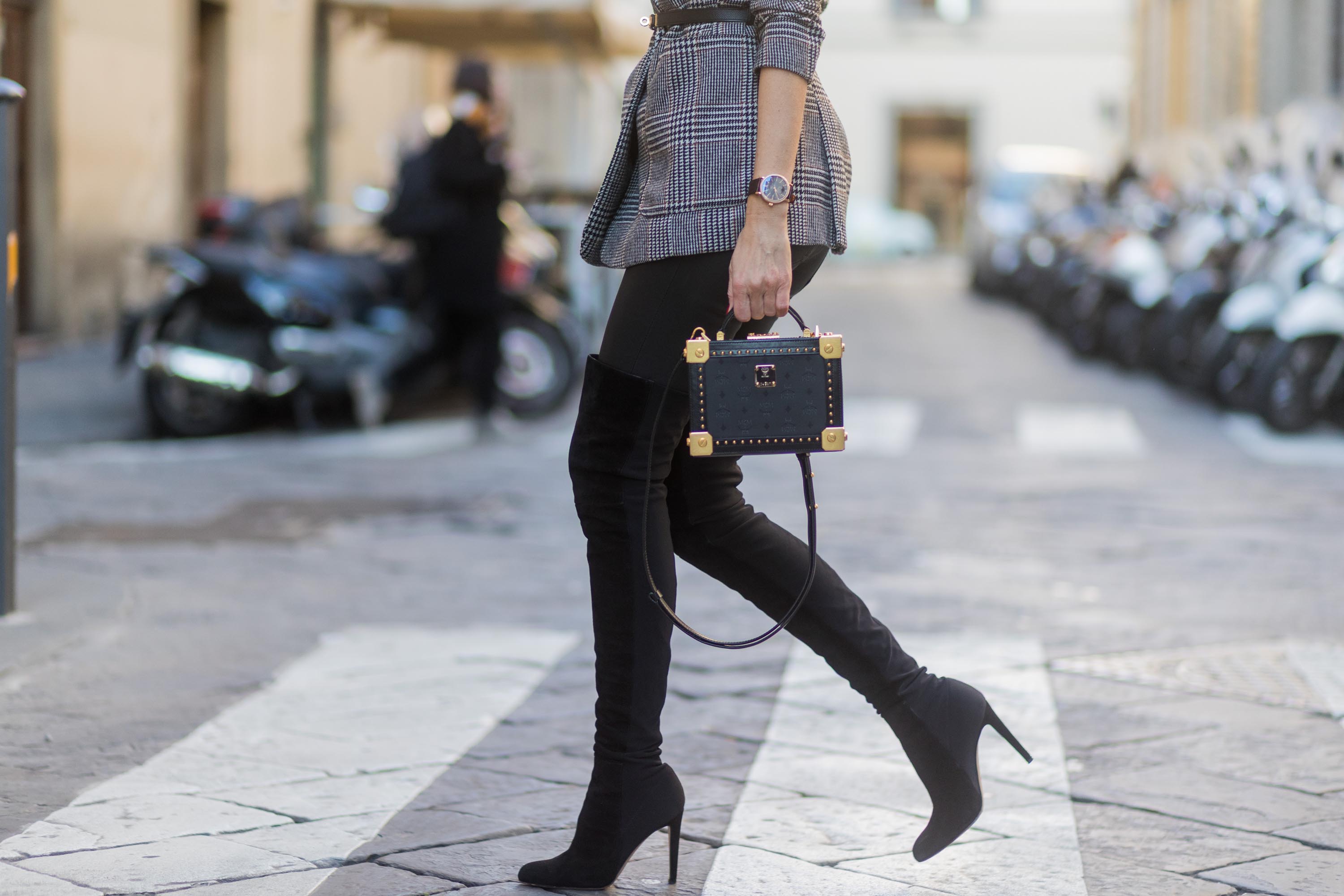 Alexandra Lapp street style in Florence