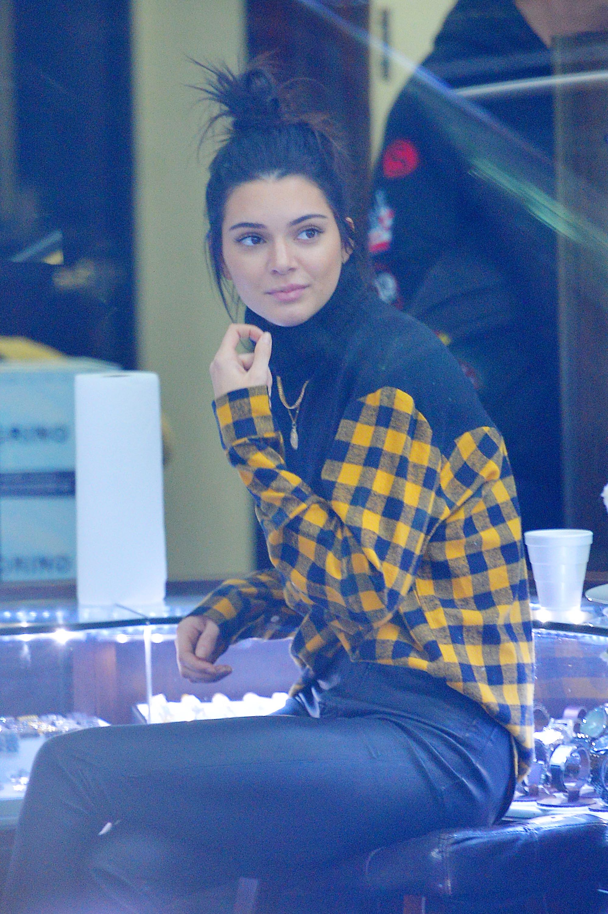 Kendall Jenner shopping in NYC