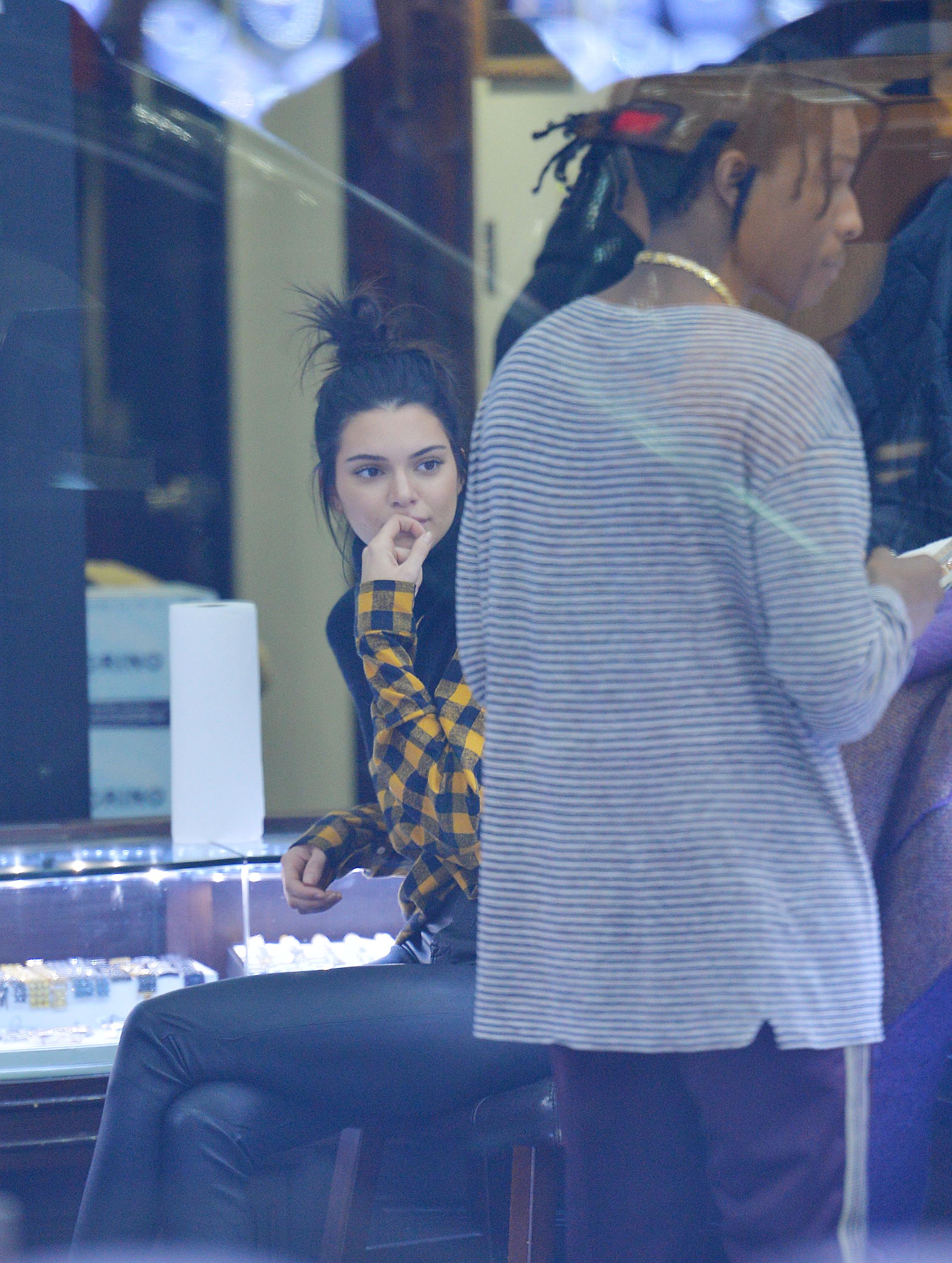 Kendall Jenner shopping in NYC