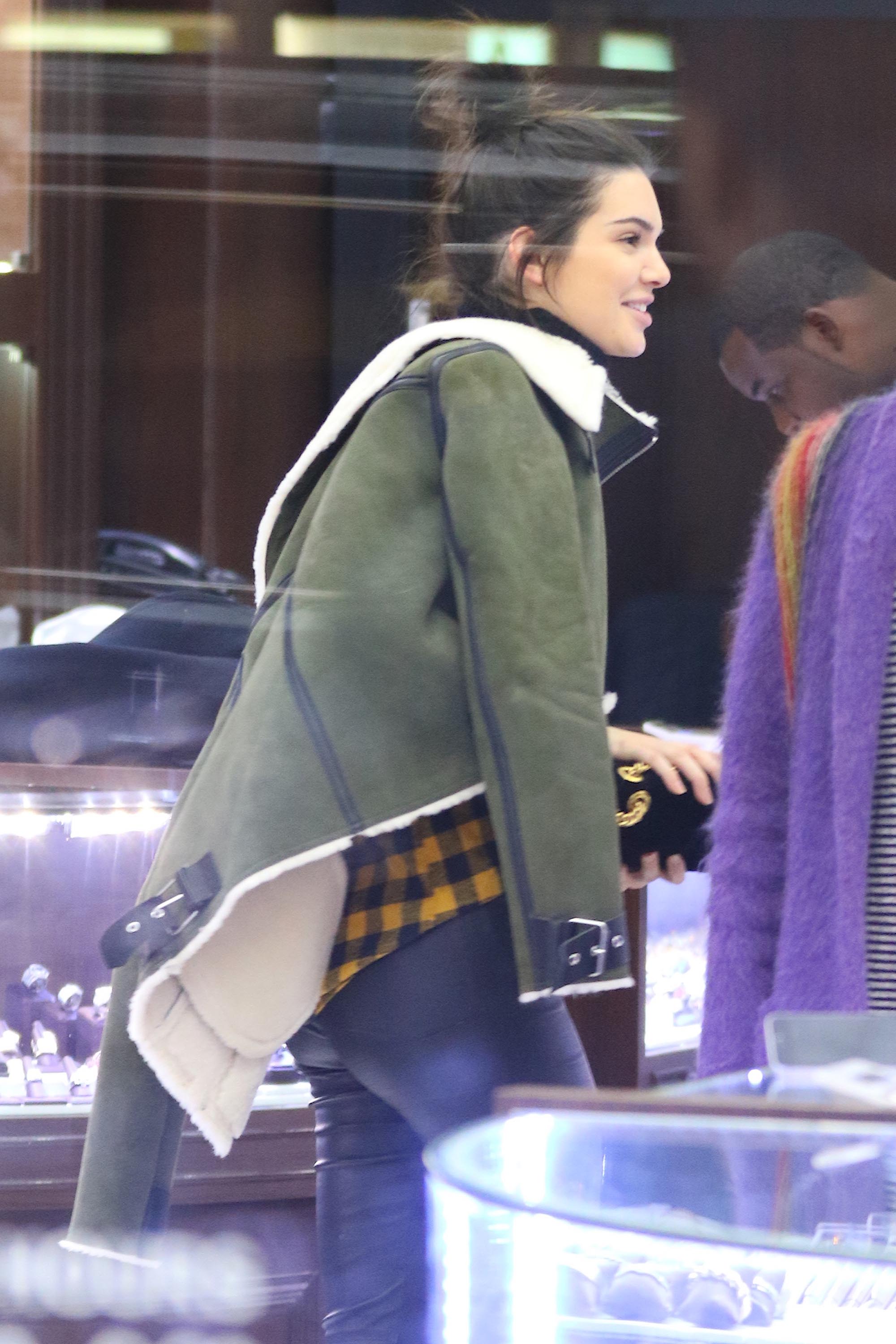 Kendall Jenner shopping in NYC