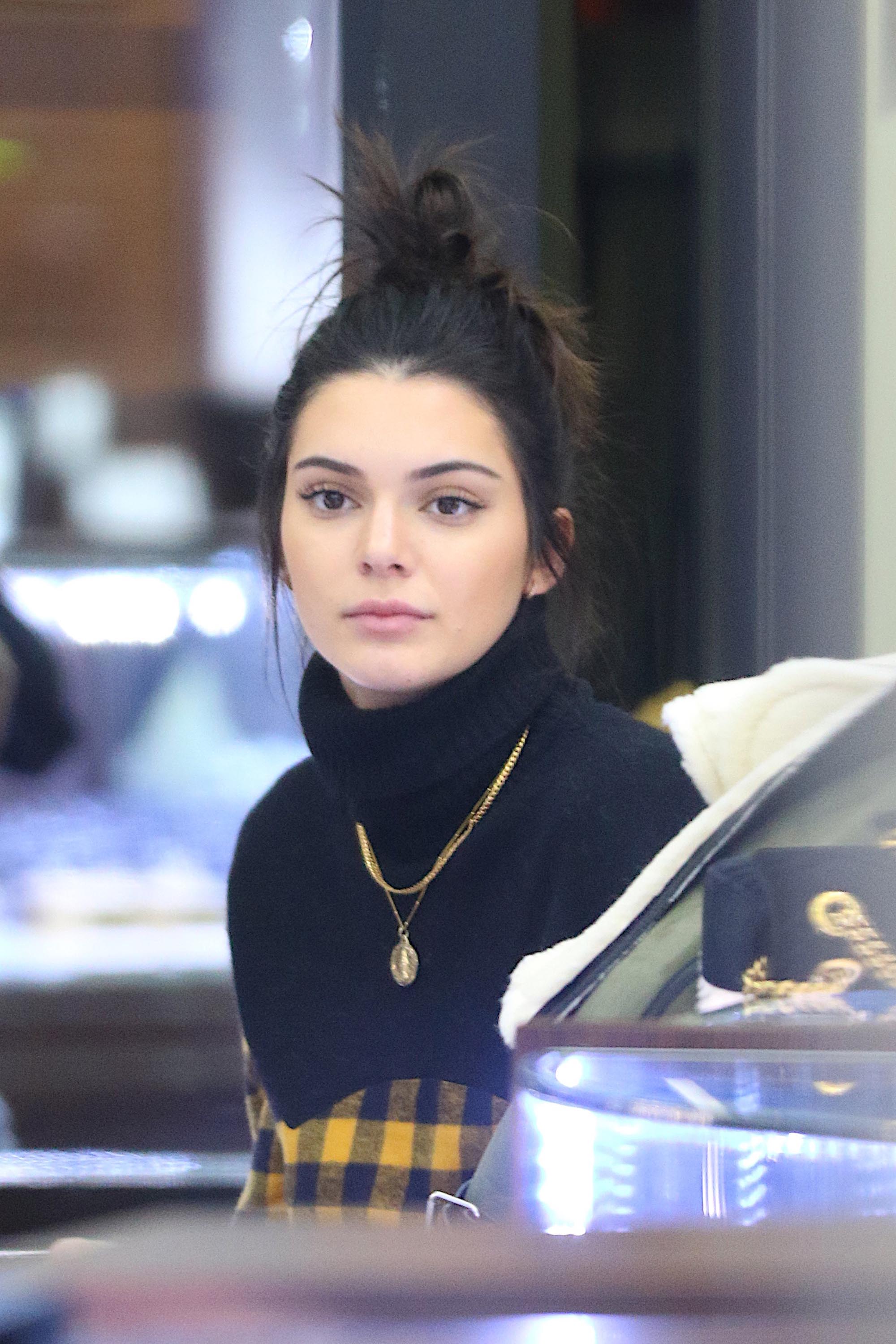 Kendall Jenner shopping in NYC