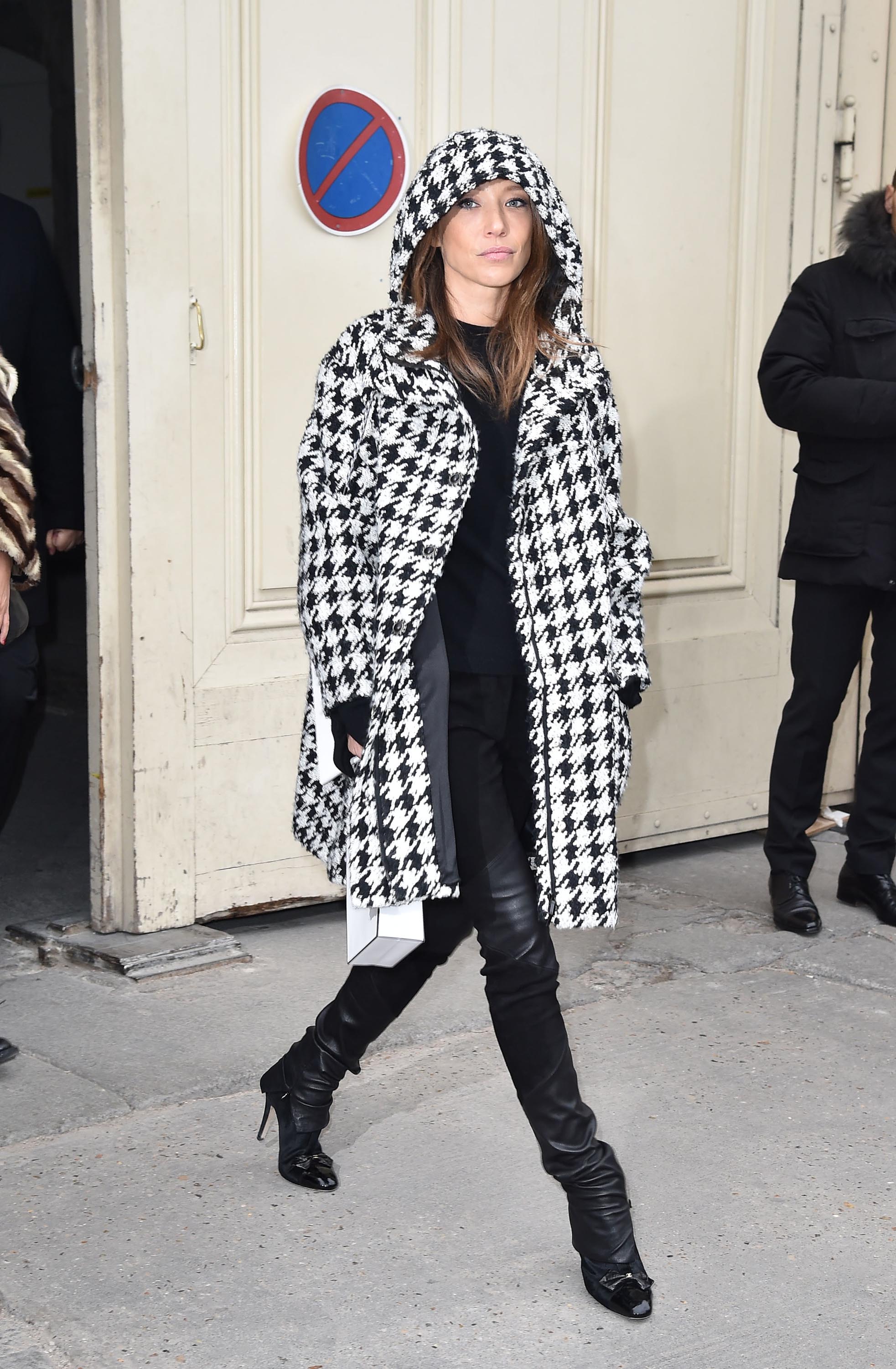 Laura Smet arrives at the Chanel Haute Couture Spring Summer 2017 show