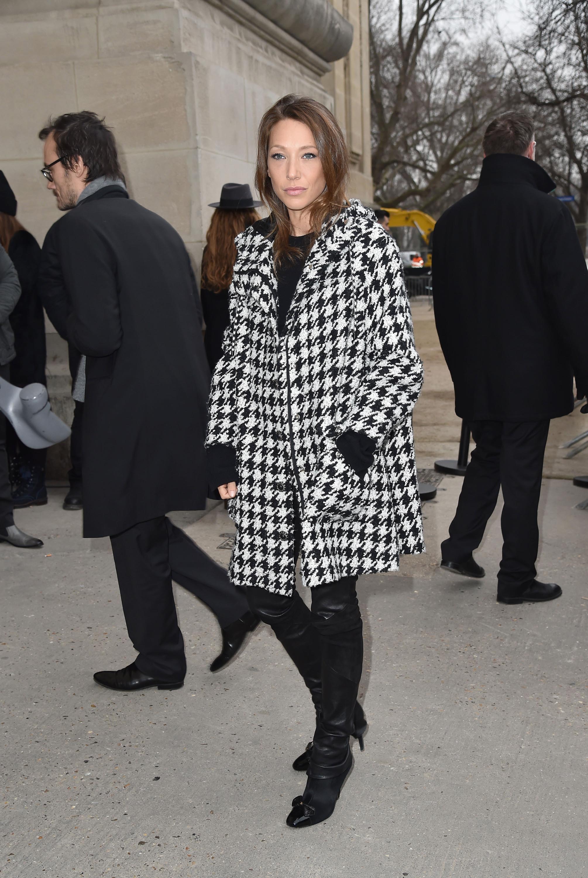 Laura Smet arrives at the Chanel Haute Couture Spring Summer 2017 show