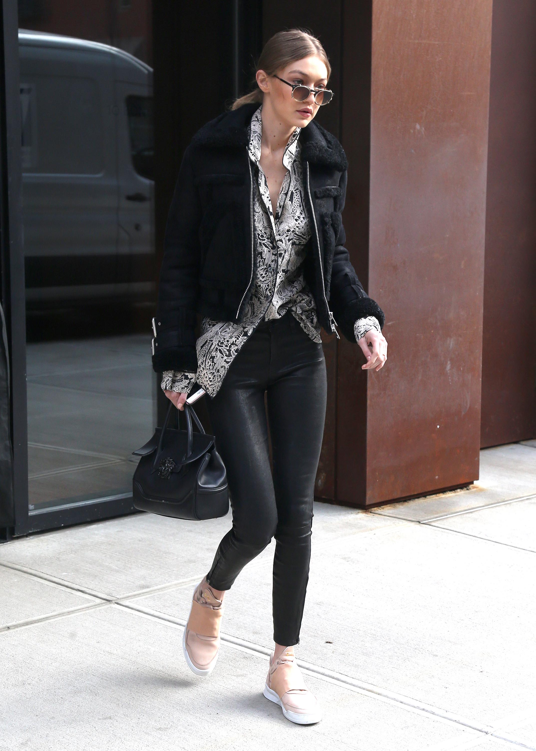 Gigi Hadid leaves her apartment